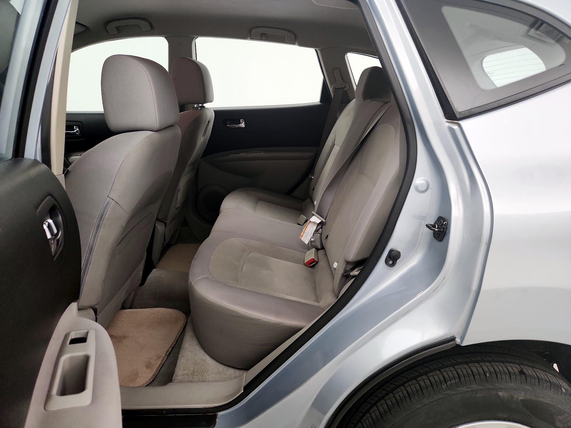 Thumbnail: 2015 Nissan Rogue - 17