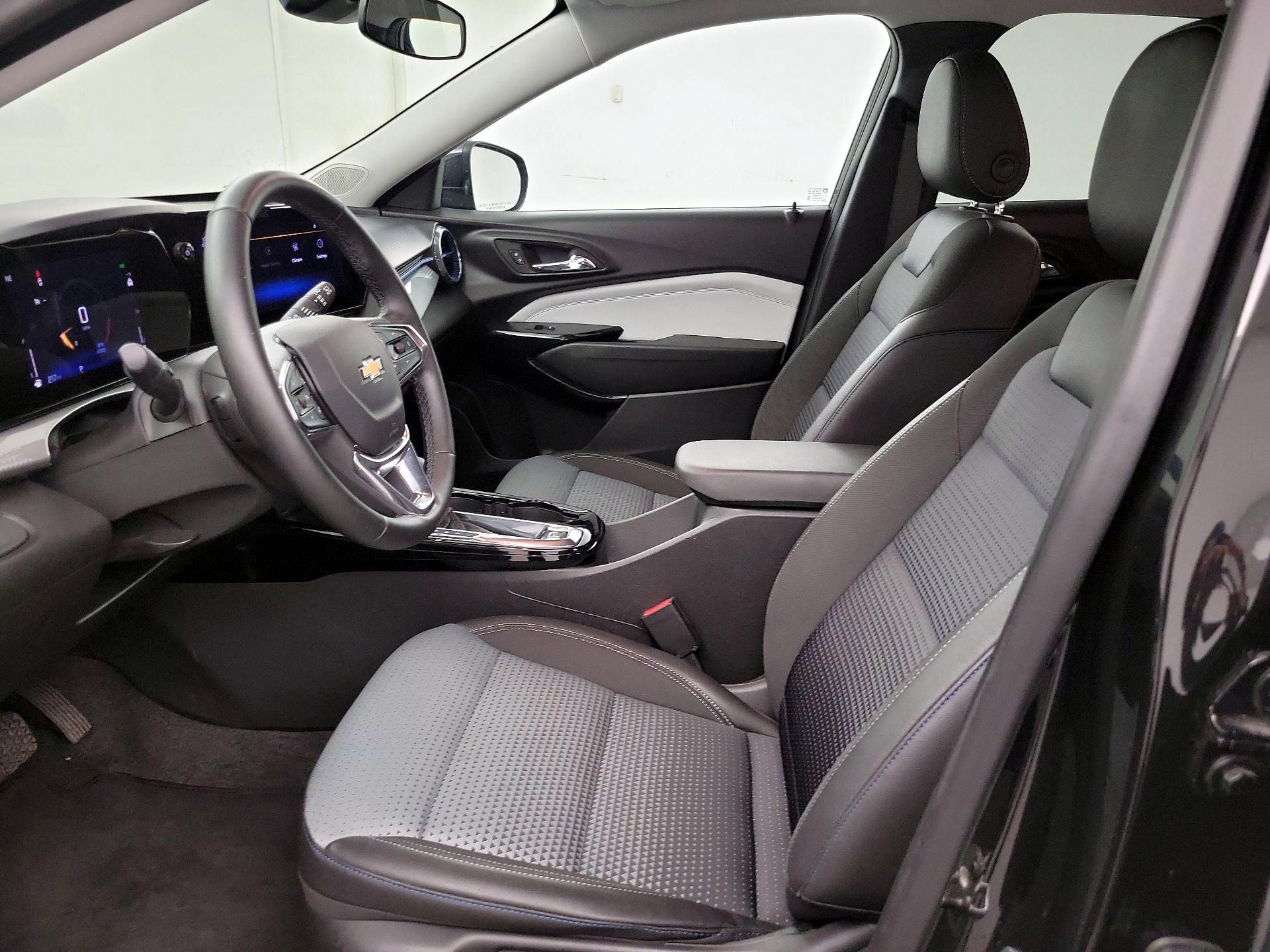 Thumbnail: 2025 Chevrolet Trax - 11