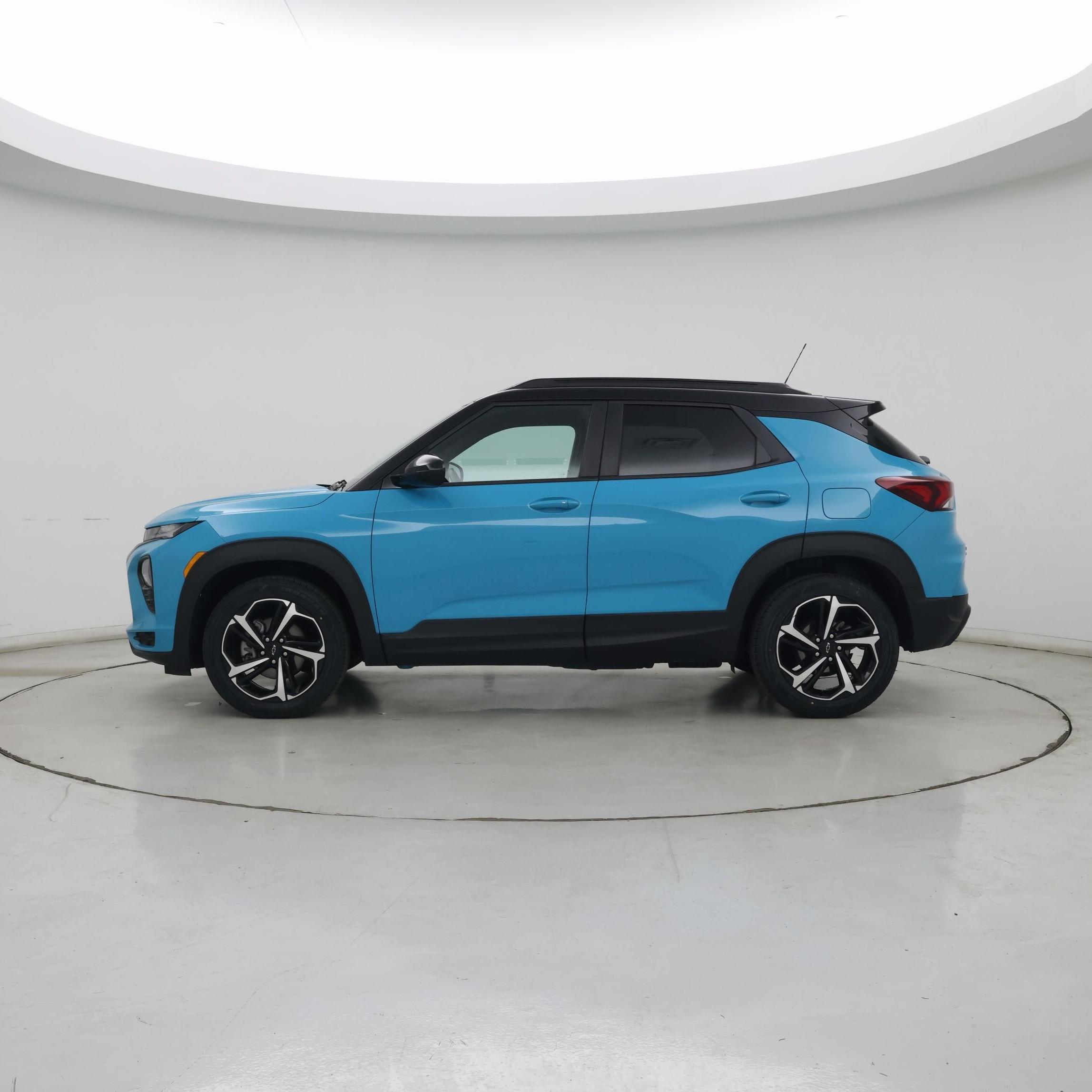 Thumbnail: 2021 Chevrolet TrailBlazer - 3