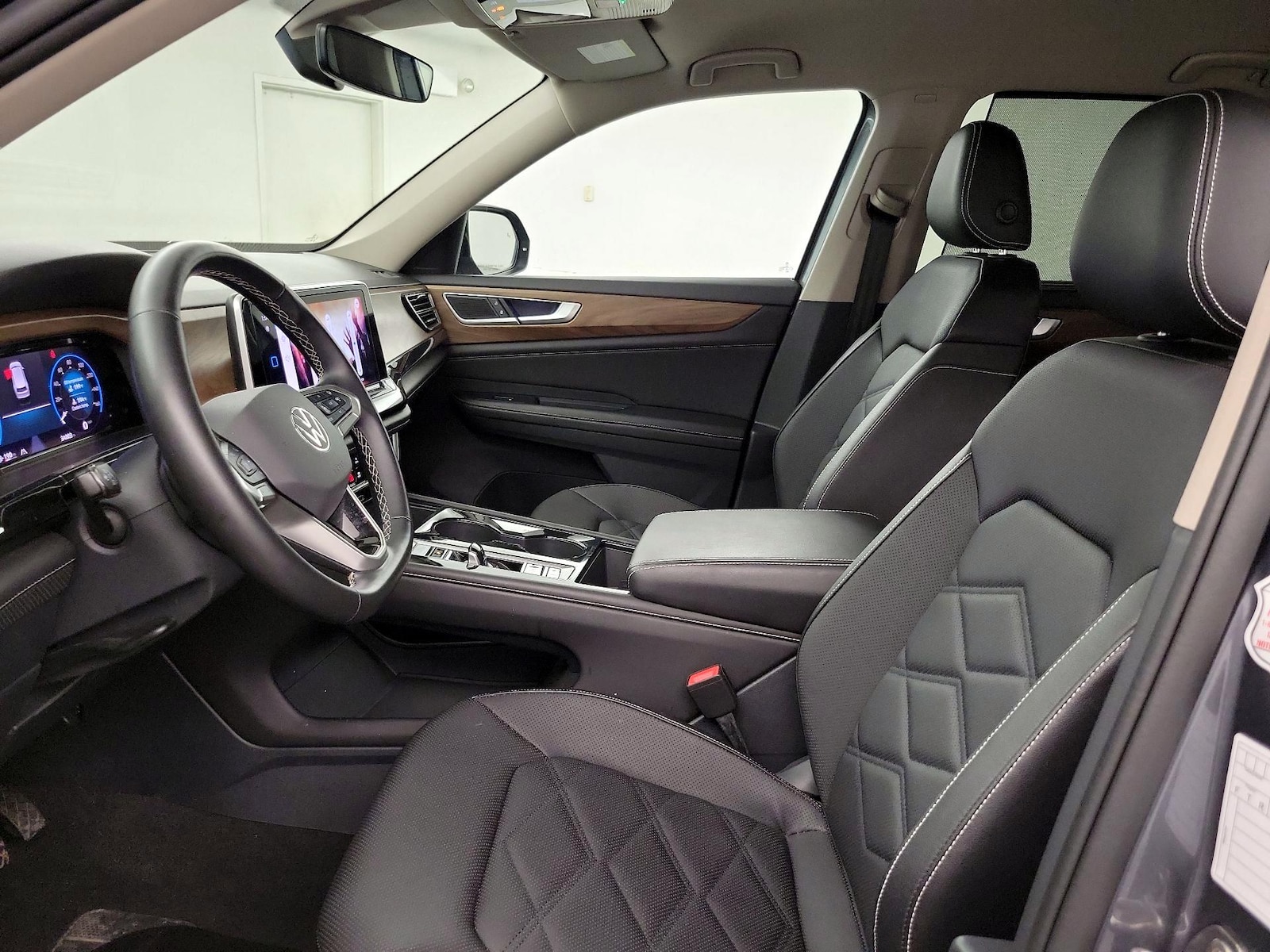 2025 Volkswagen Atlas SE w/Tech - Photo 12