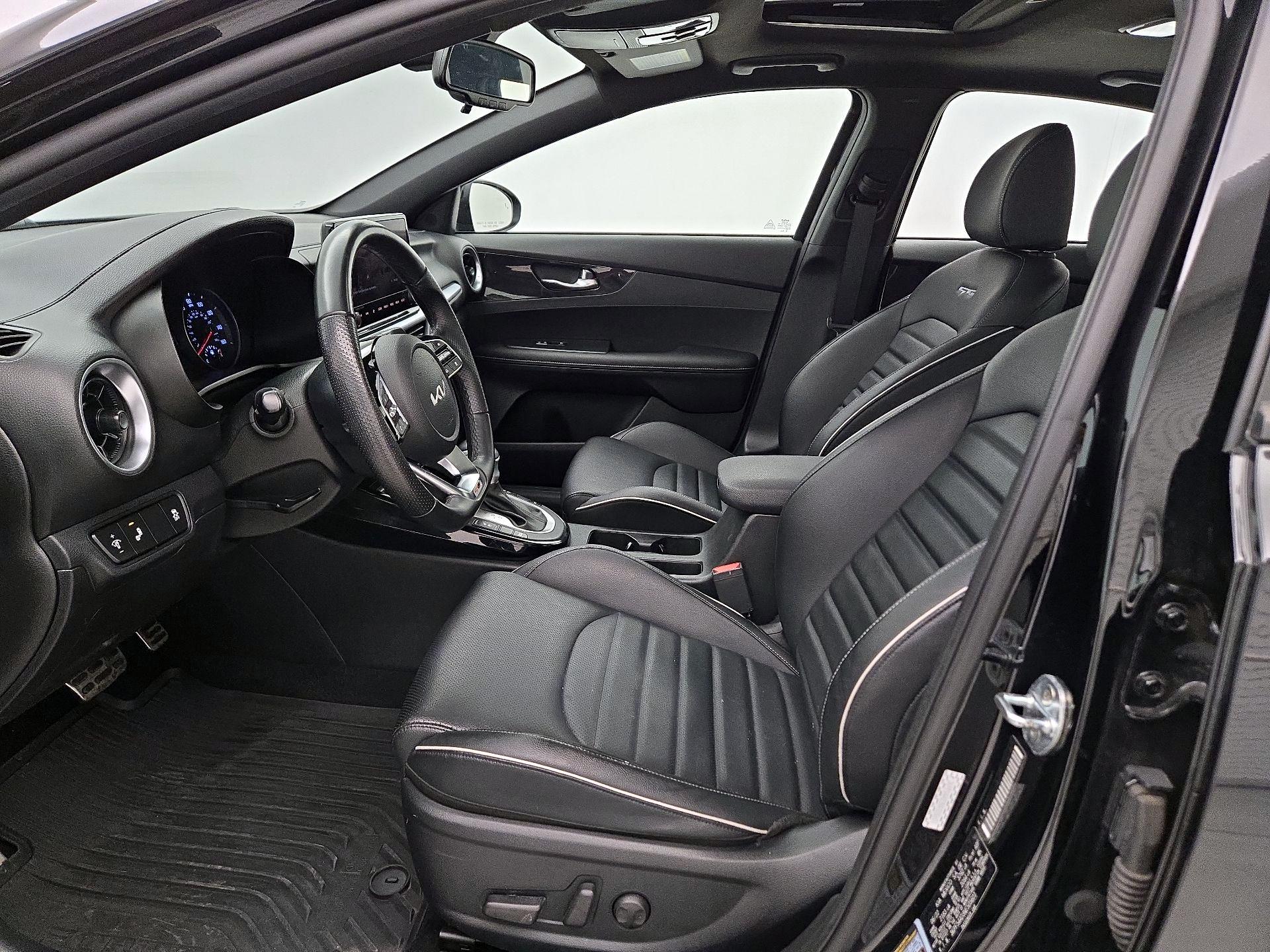 Thumbnail: 2022 Kia Forte - 11