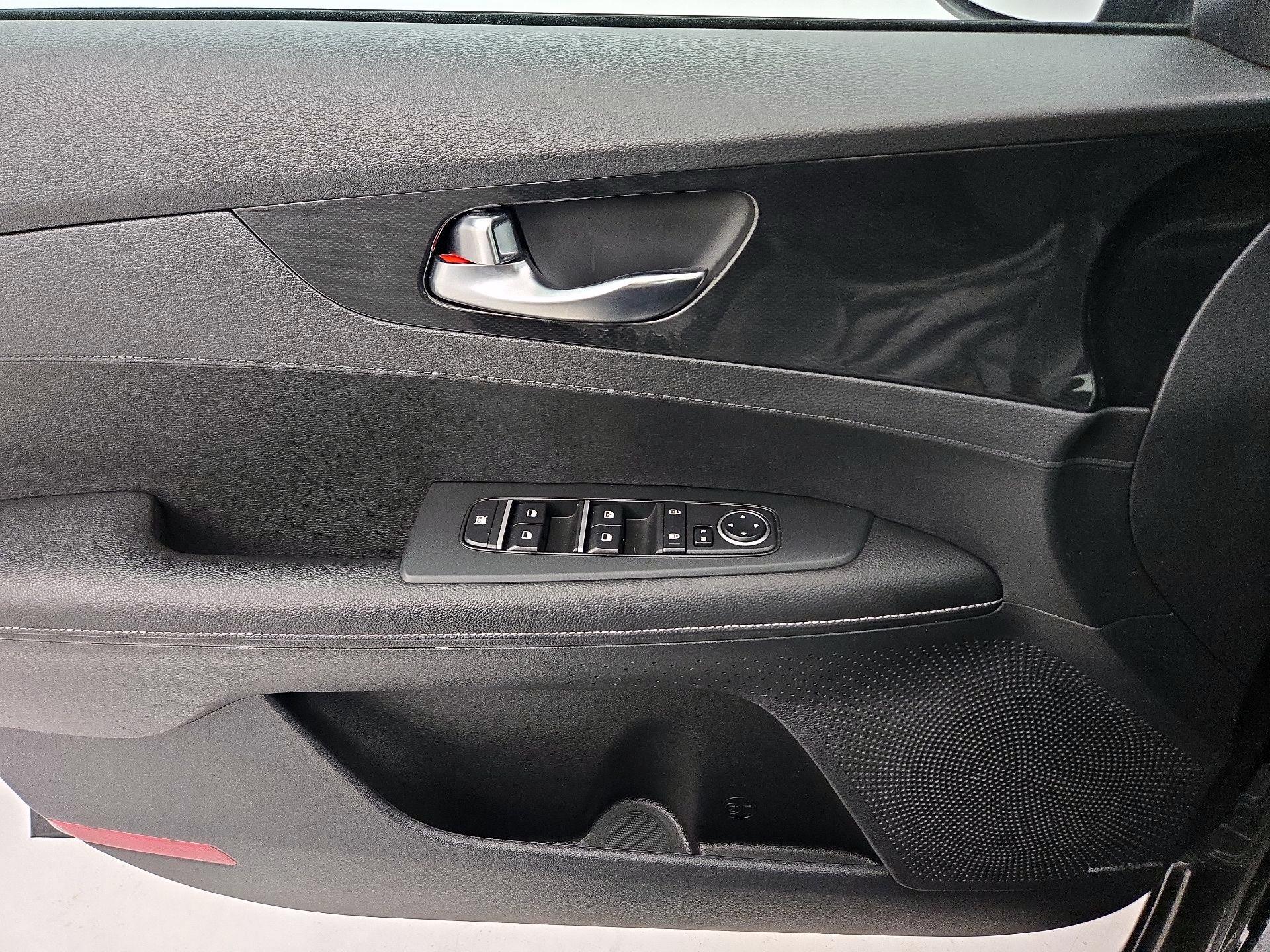 Thumbnail: 2022 Kia Forte - 12
