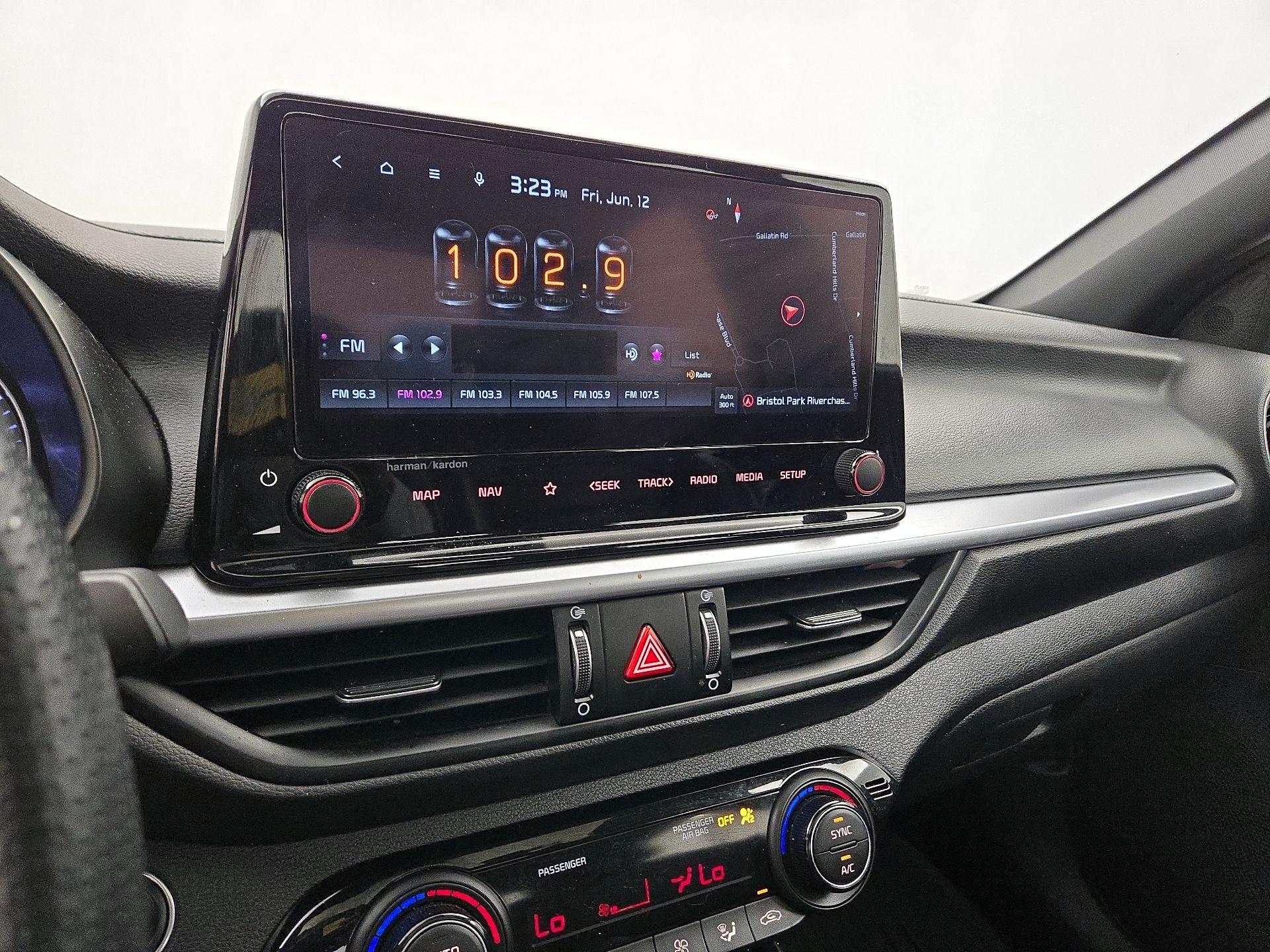 Thumbnail: 2022 Kia Forte - 16