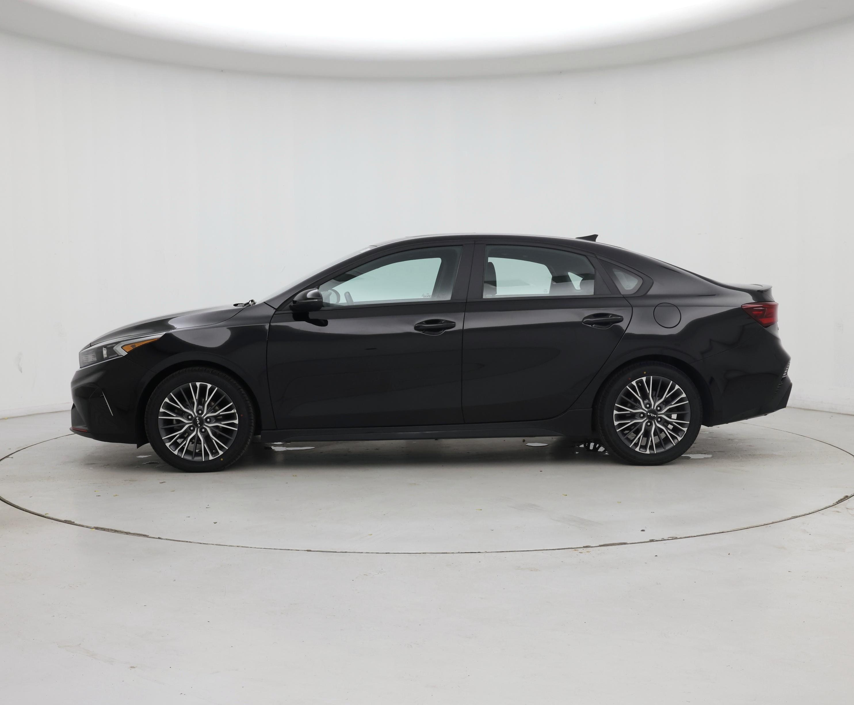 Thumbnail: 2022 Kia Forte - 3