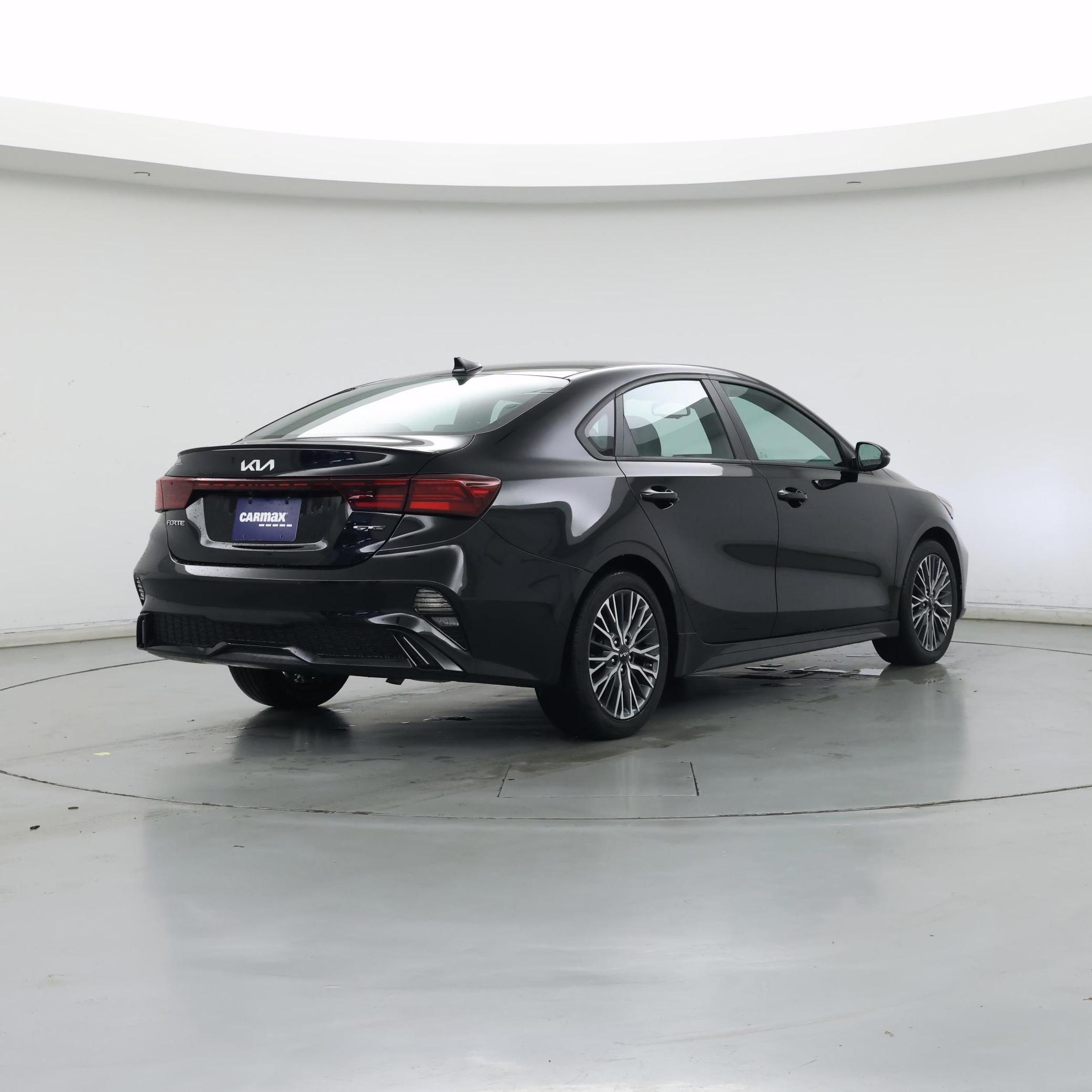 Thumbnail: 2023 Kia Forte - 8