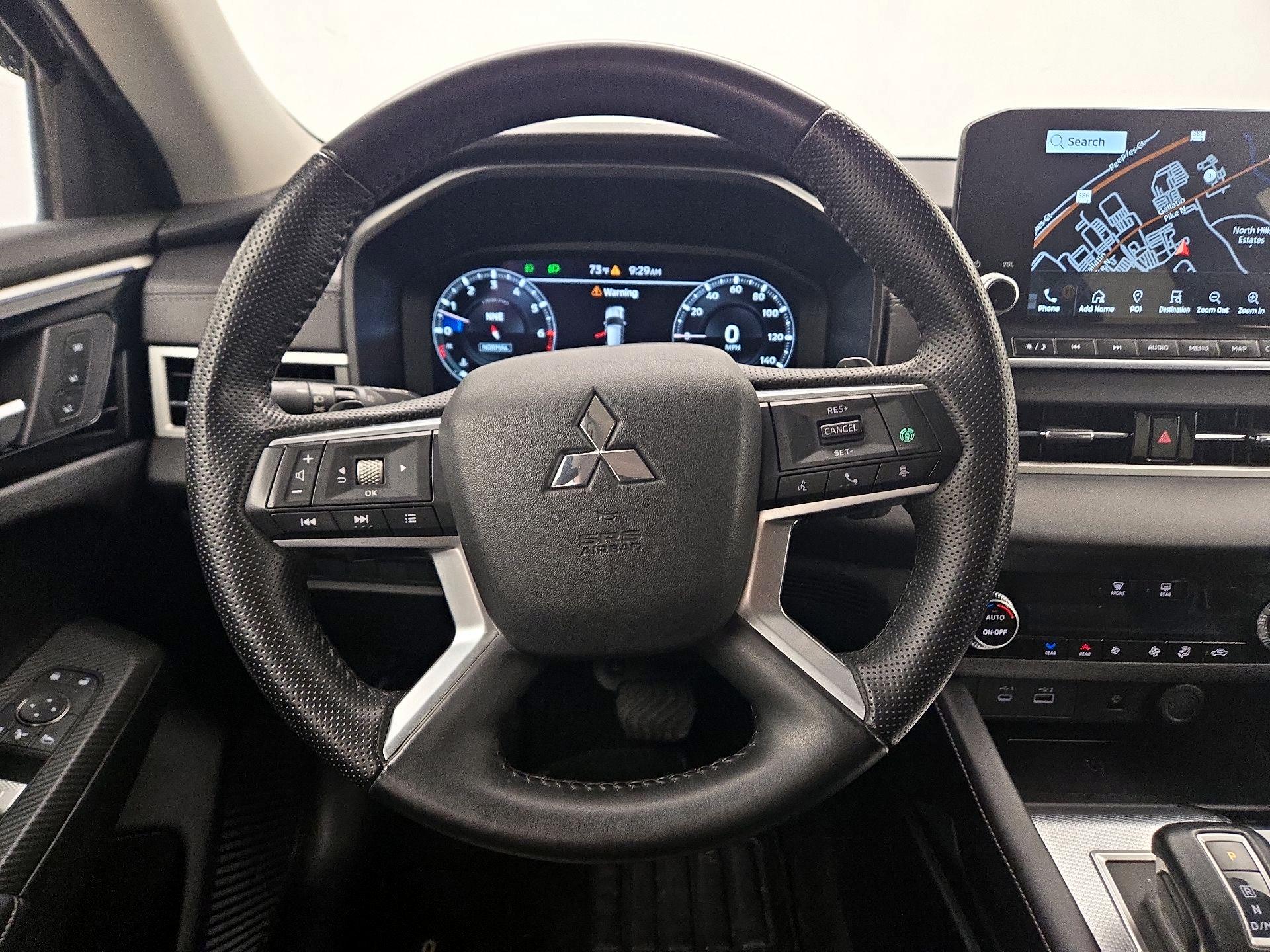 Thumbnail: 2024 Mitsubishi Outlander - 10