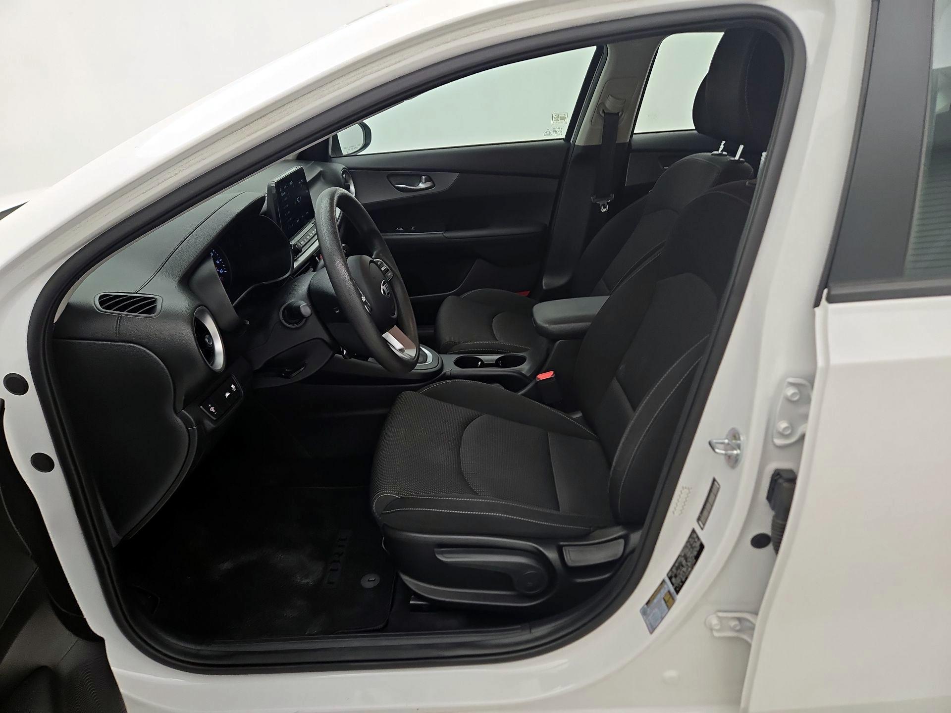 Thumbnail: 2021 Kia Forte - 11