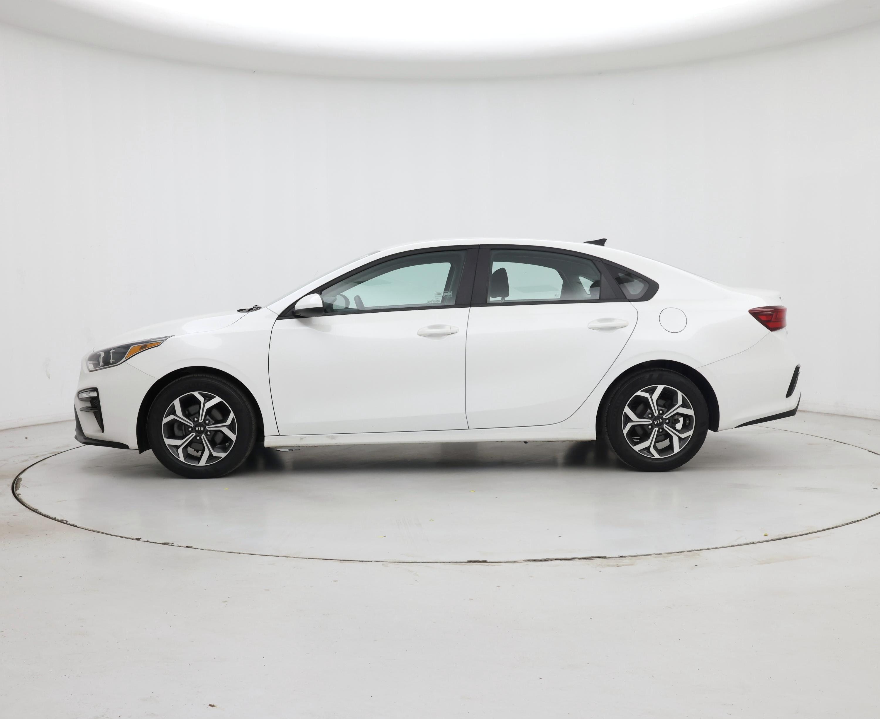 Thumbnail: 2021 Kia Forte - 3