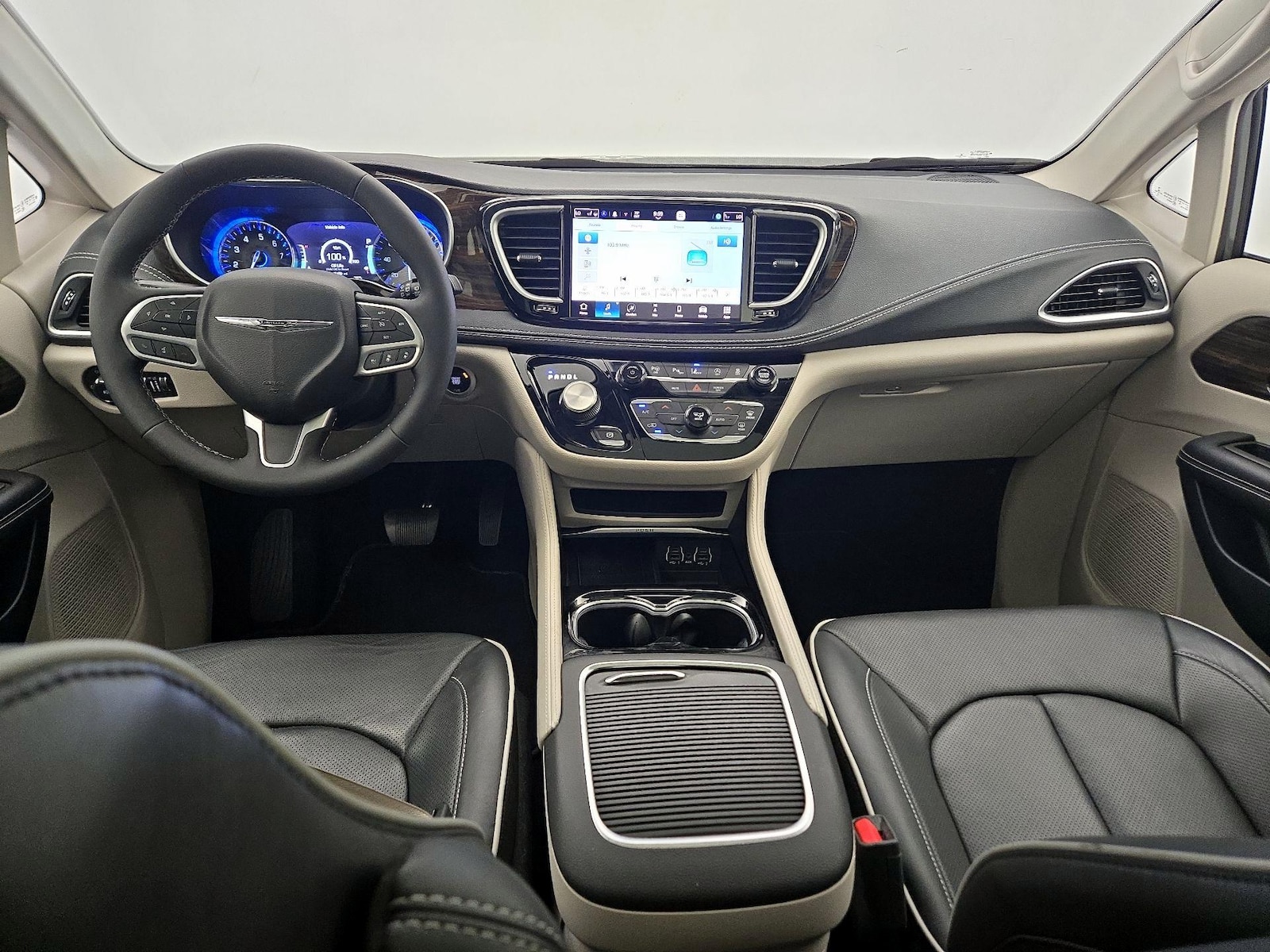 2023 Chrysler Pacifica Limited - Photo 10