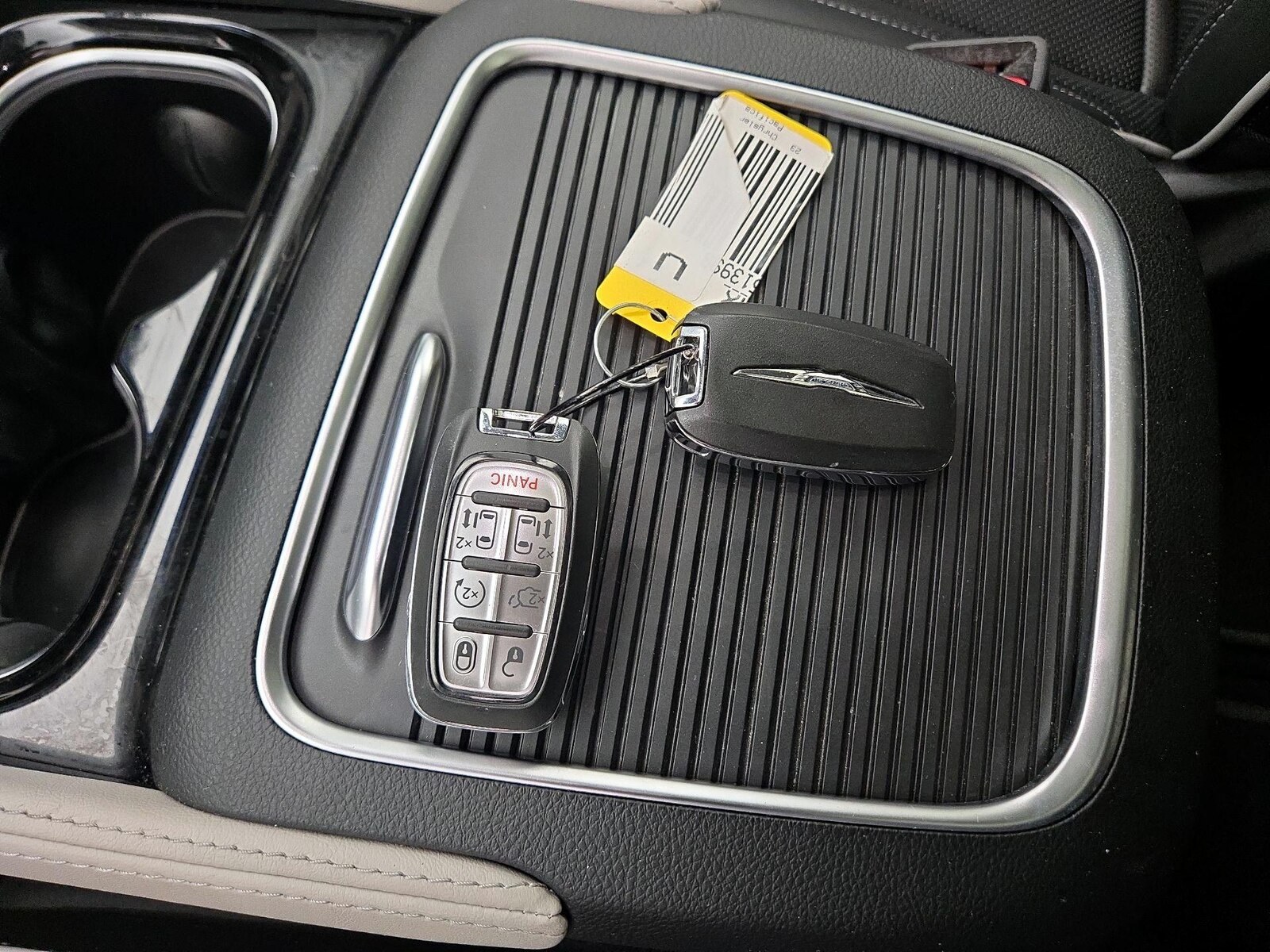 2023 Chrysler Pacifica Limited - Photo 26