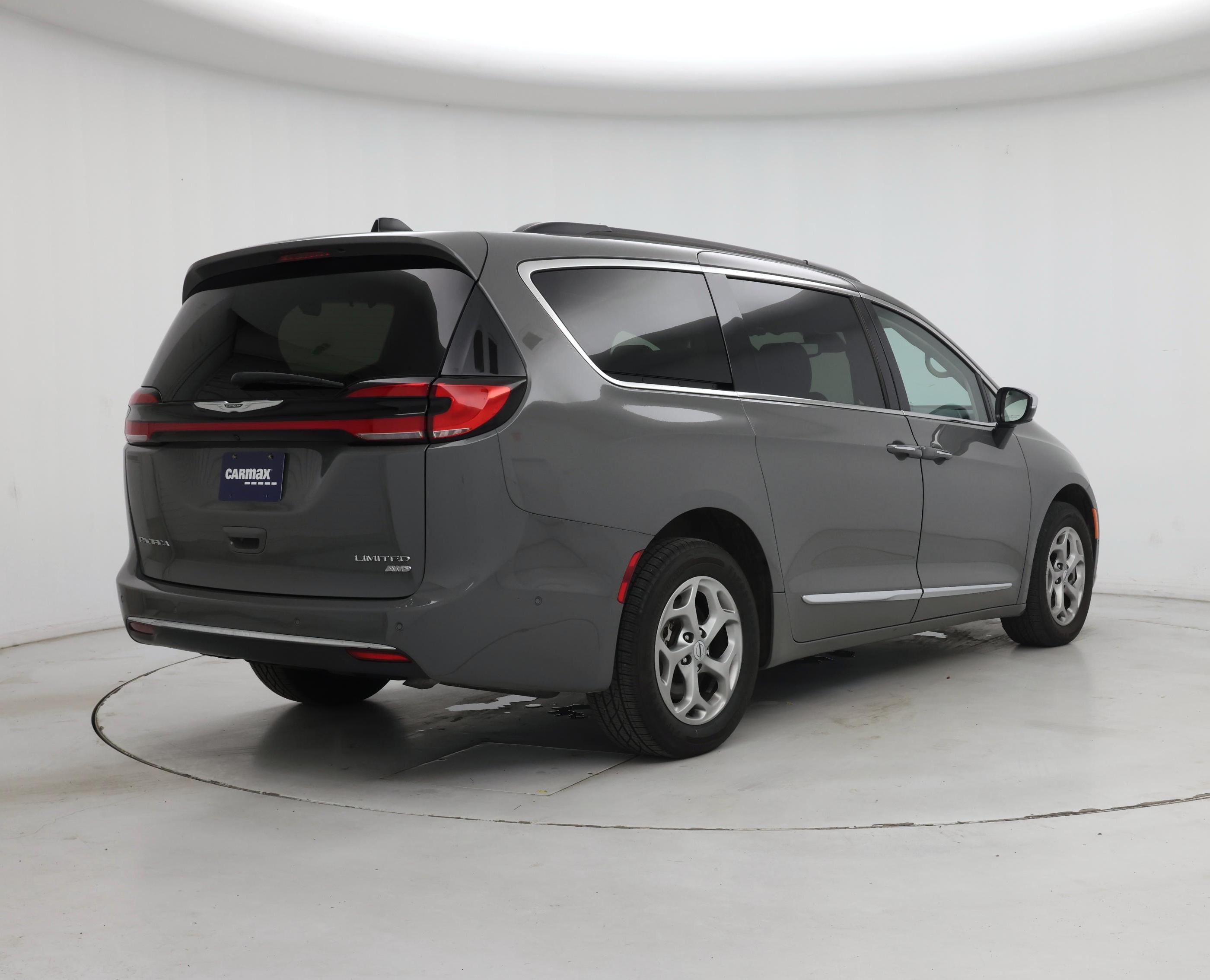 Thumbnail: 2023 Chrysler Pacifica - 8