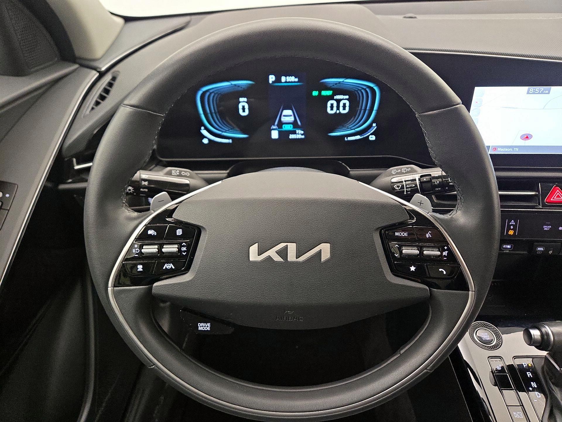 Thumbnail: 2023 Kia Niro - 10