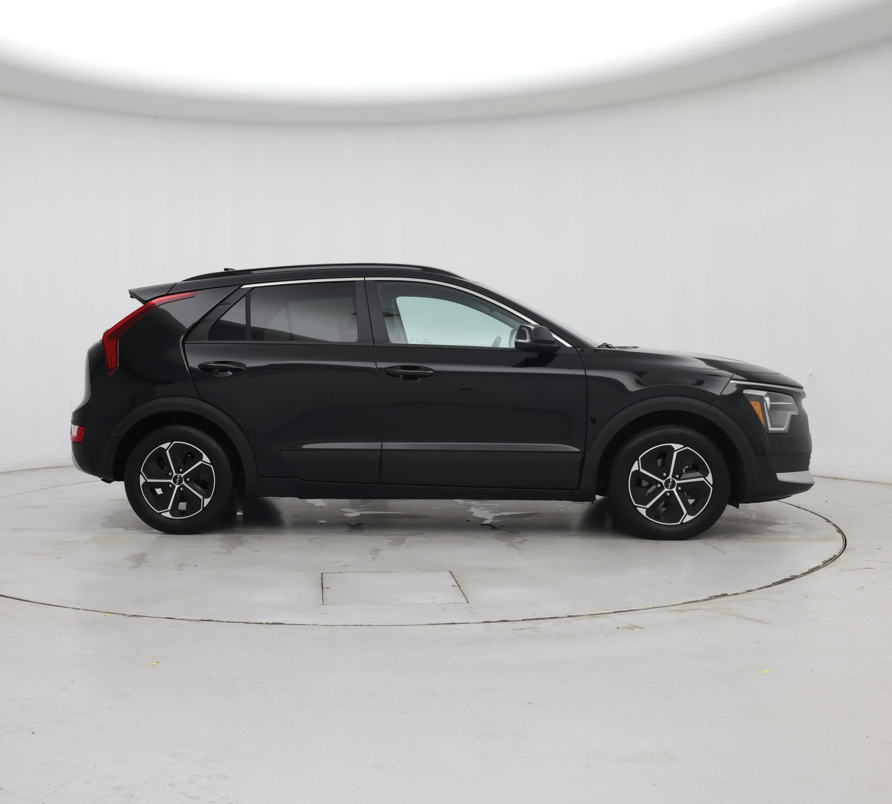 Thumbnail: 2023 Kia Niro - 7