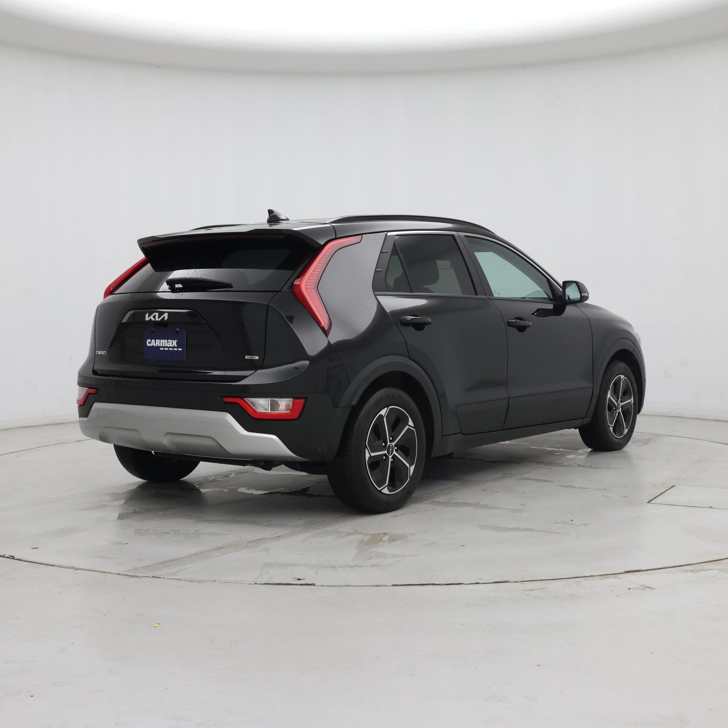 Thumbnail: 2023 Kia Niro - 8