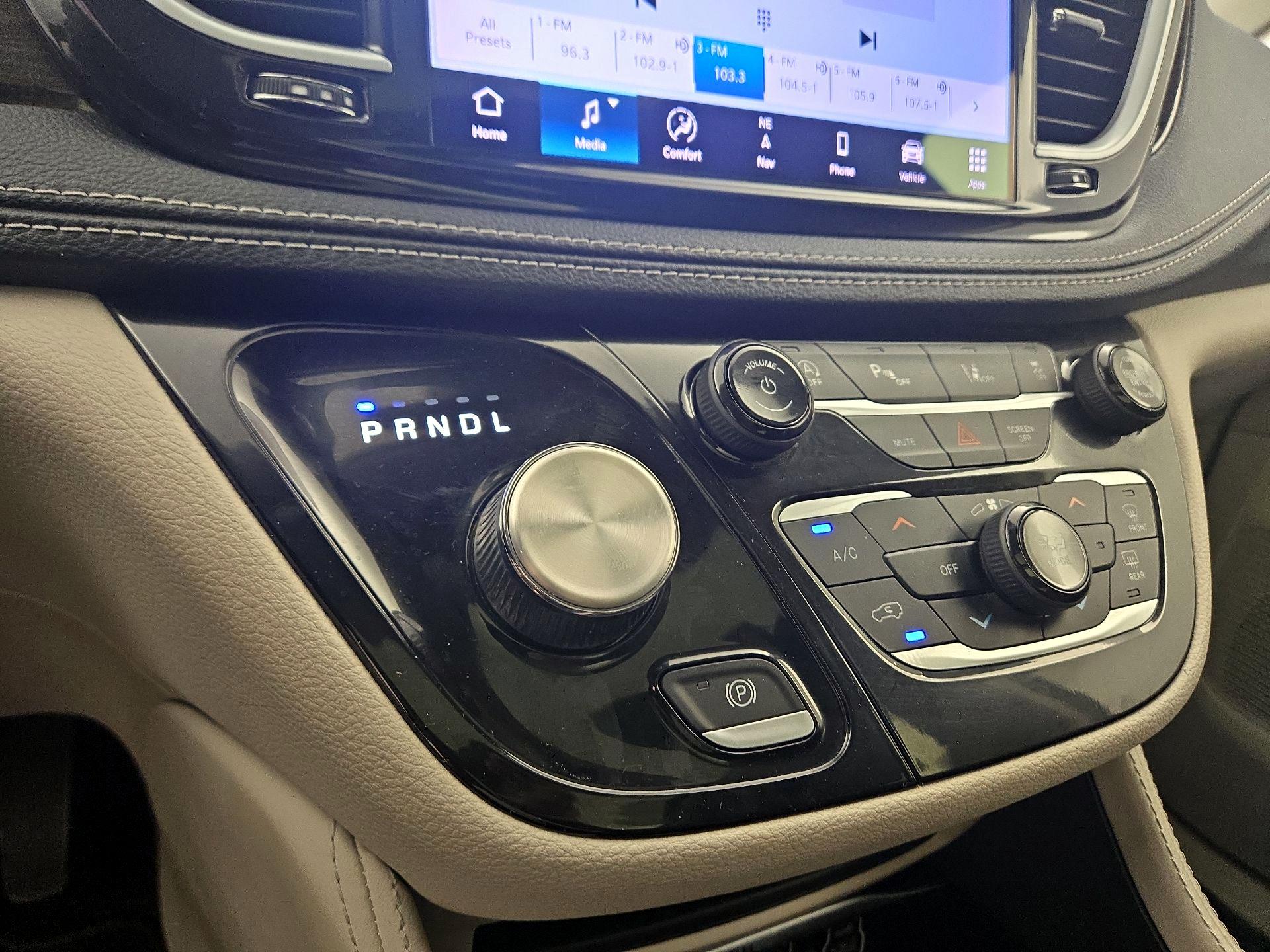 Thumbnail: 2023 Chrysler Pacifica - 18