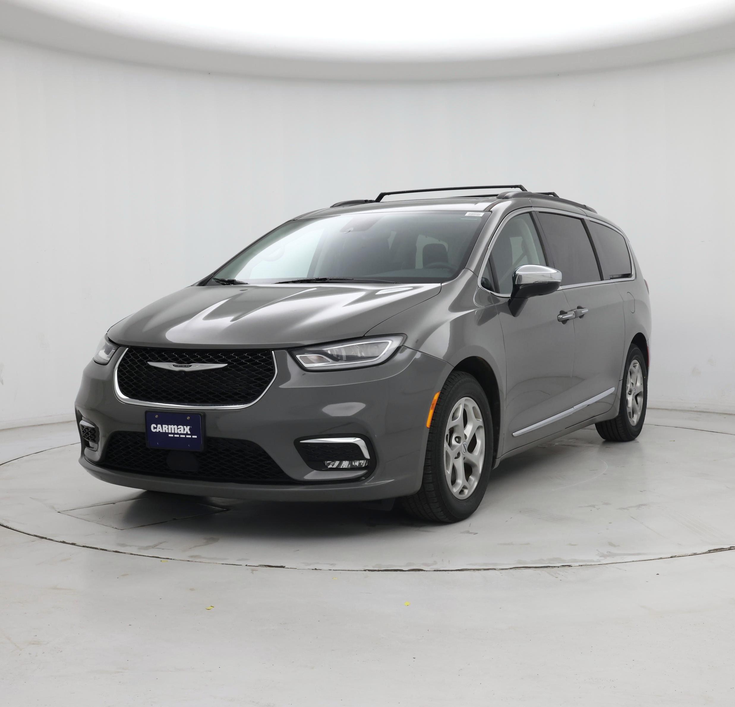Thumbnail: 2023 Chrysler Pacifica - 4