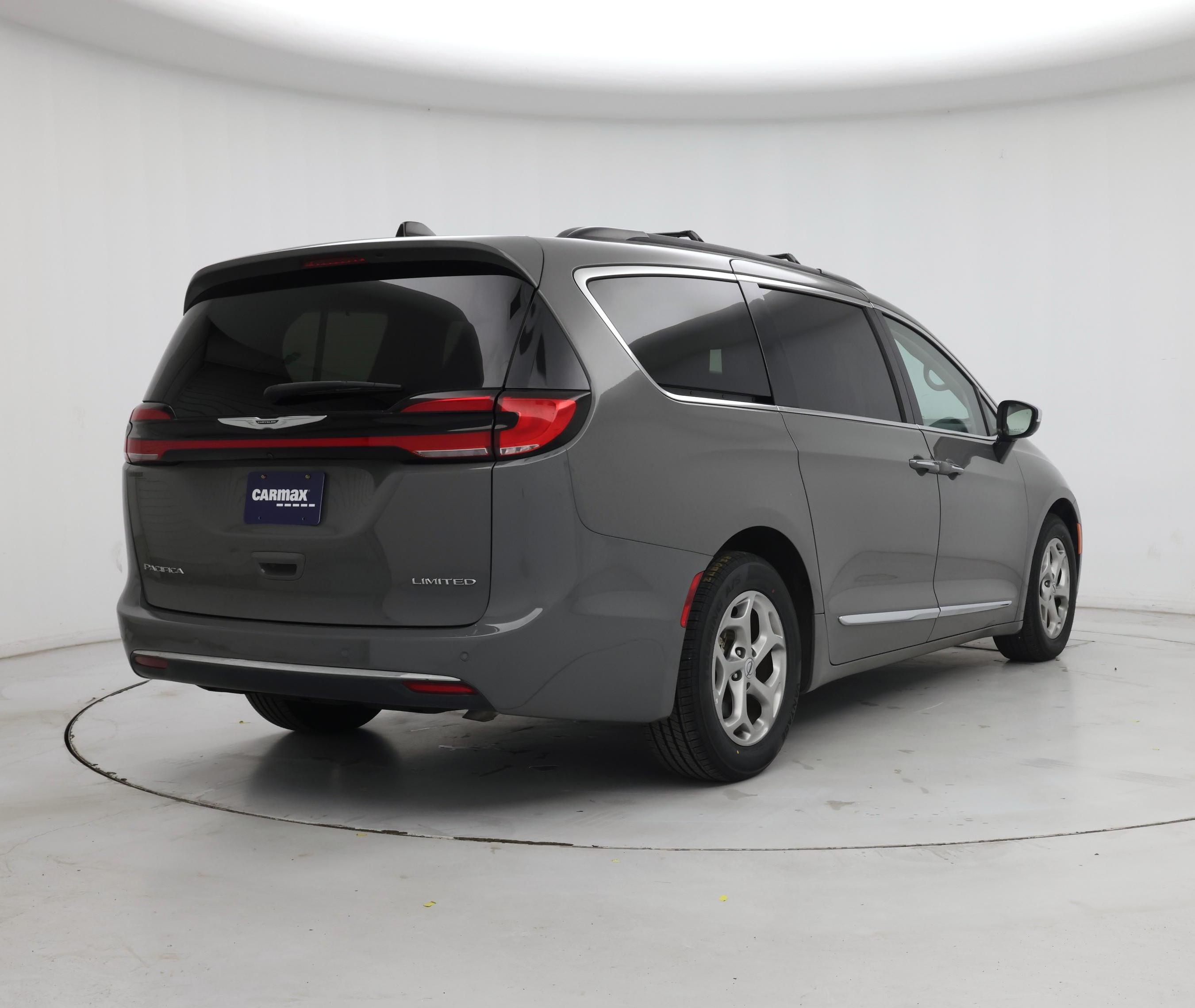 Thumbnail: 2023 Chrysler Pacifica - 8