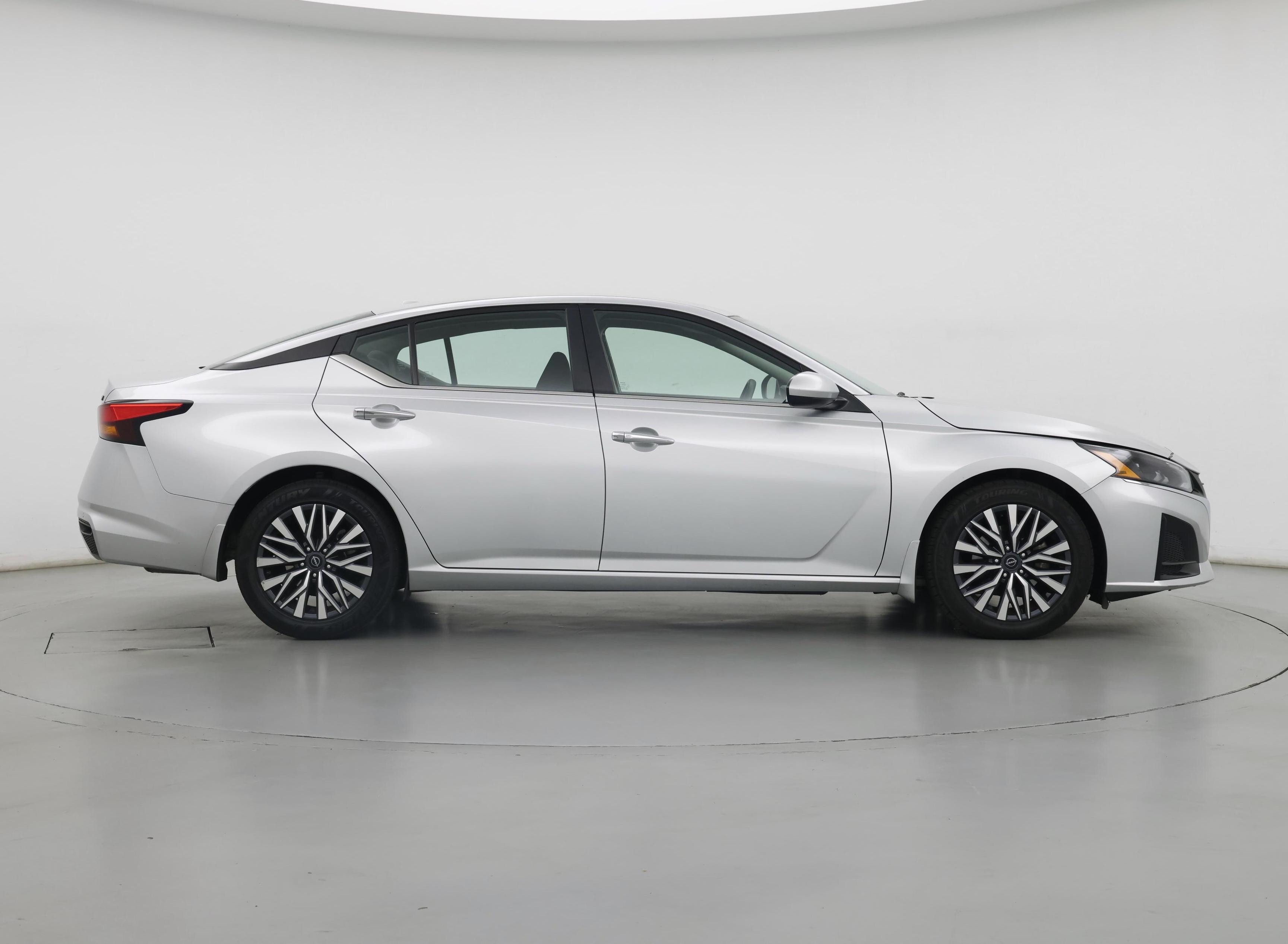 Thumbnail: 2023 Nissan Altima - 7