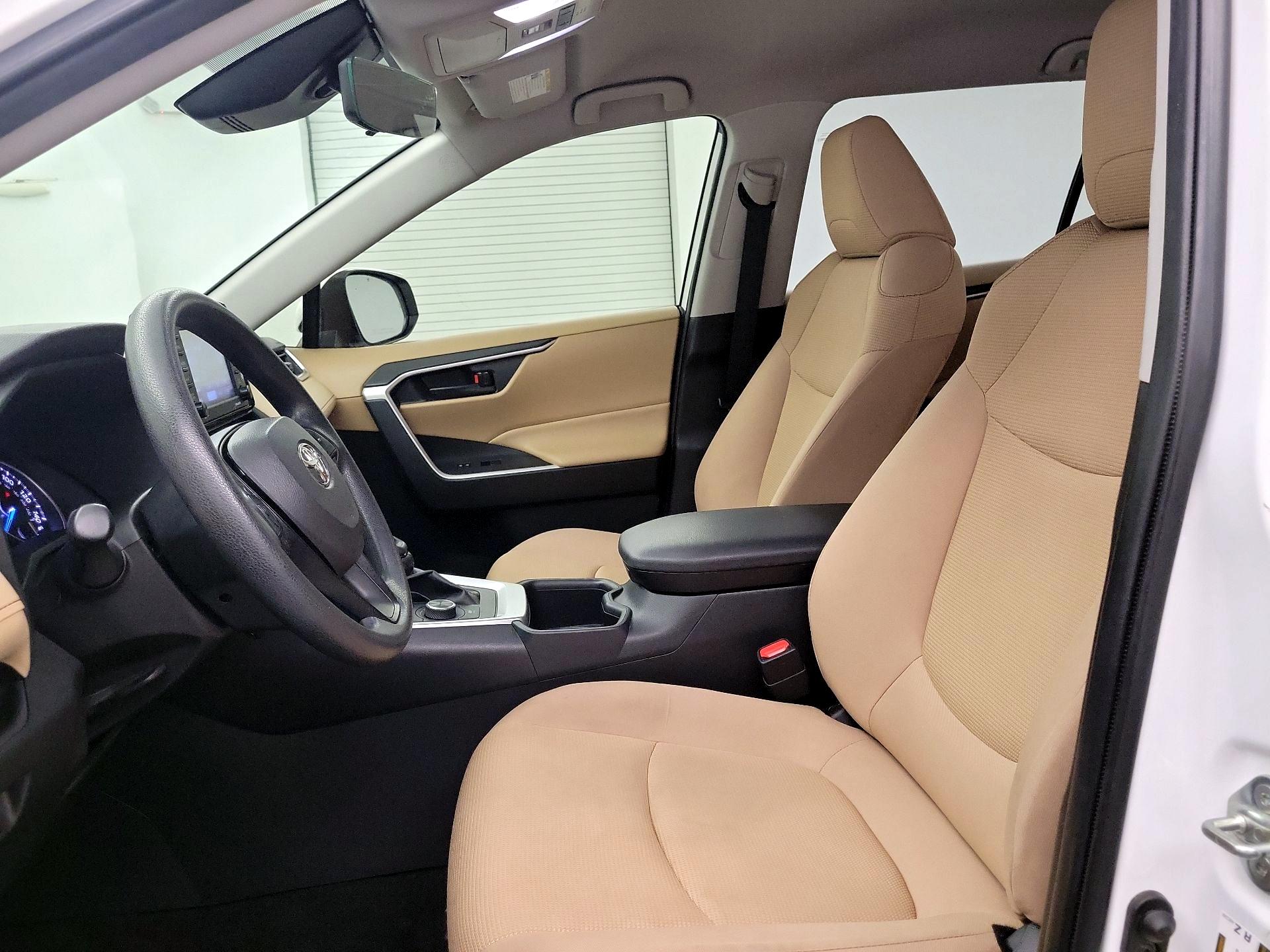 Thumbnail: 2022 Toyota RAV4 - 11