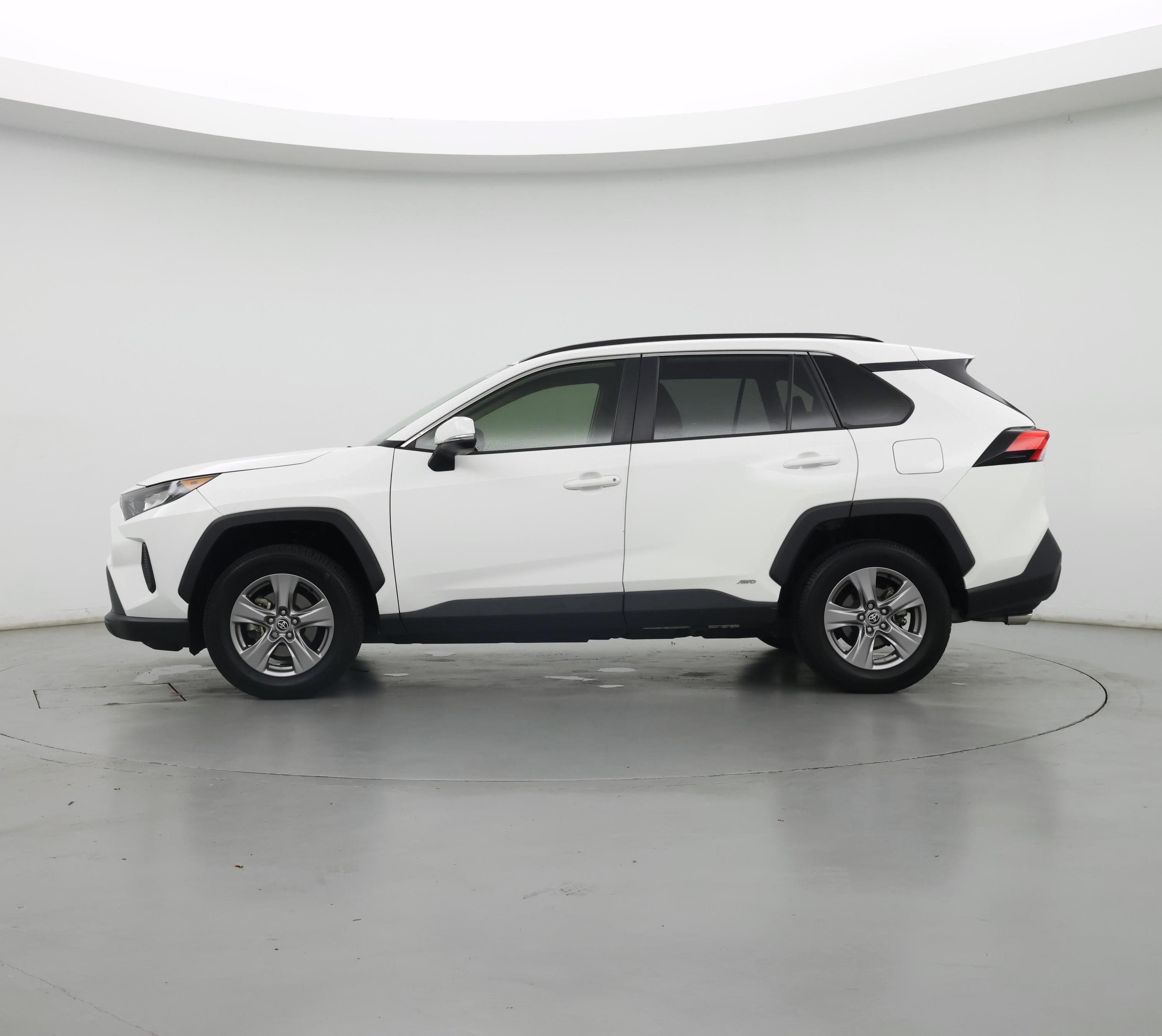 Thumbnail: 2022 Toyota RAV4 - 3