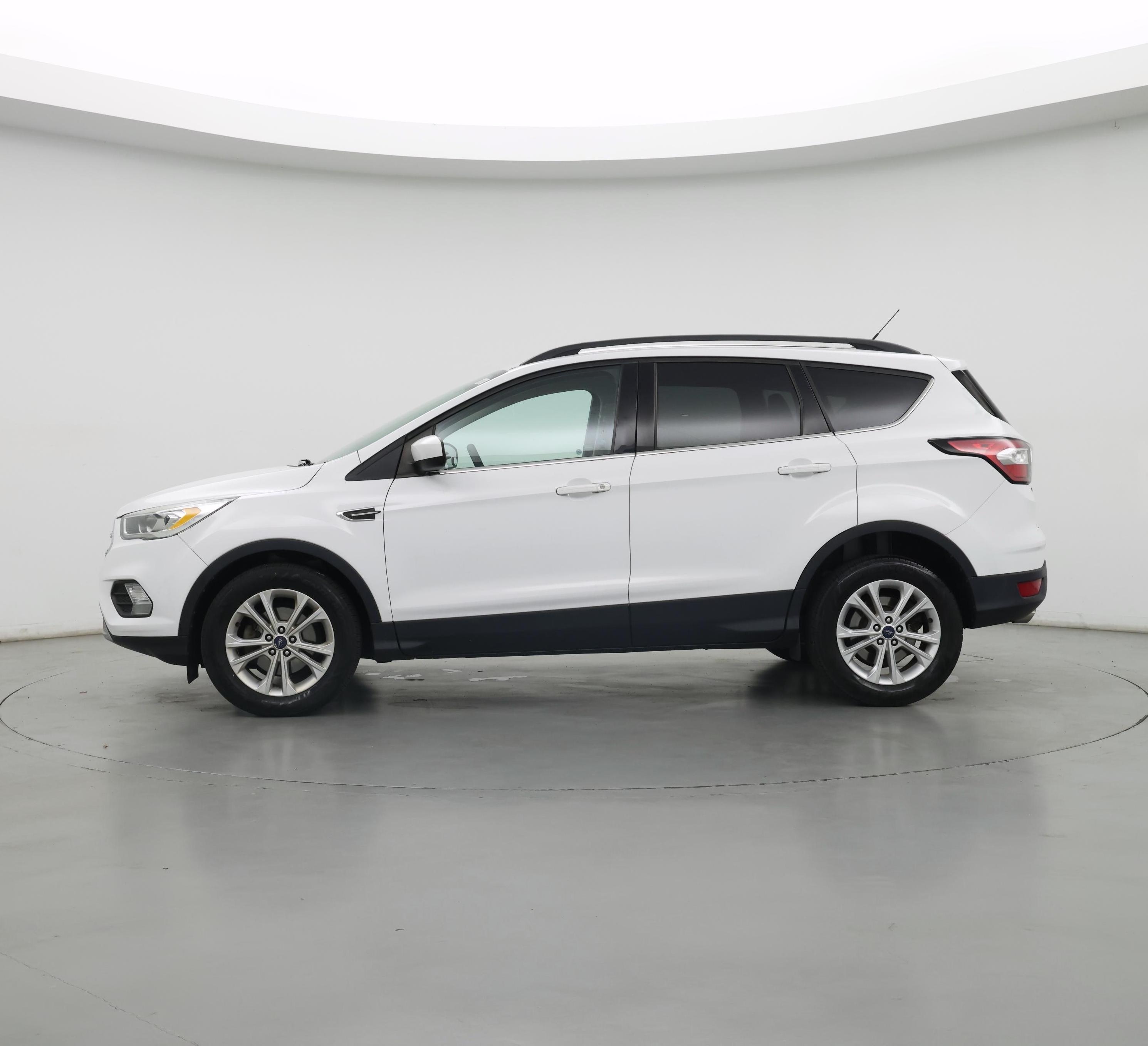 Thumbnail: 2017 Ford Escape - 3