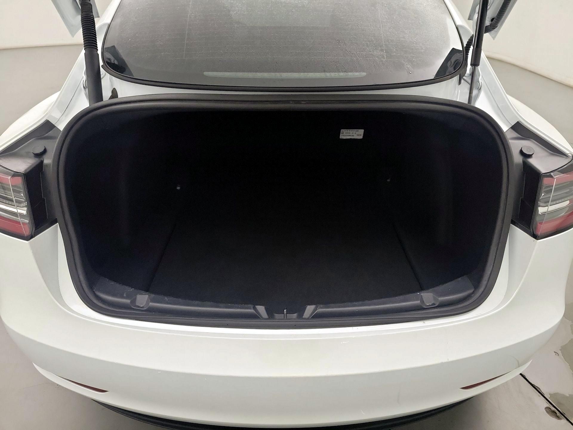 Thumbnail: 2023 Tesla Model 3 - 19
