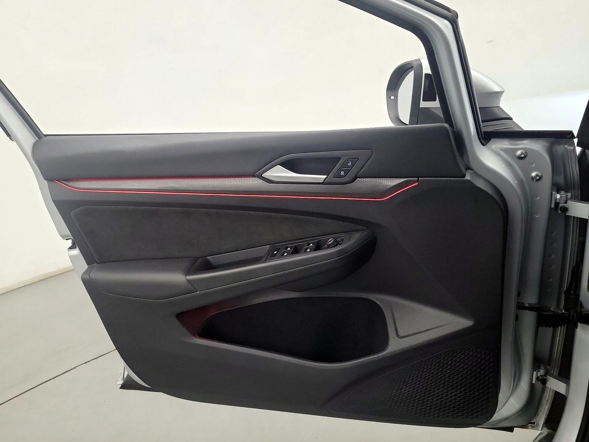 Thumbnail: 2023 Volkswagen Golf - 12