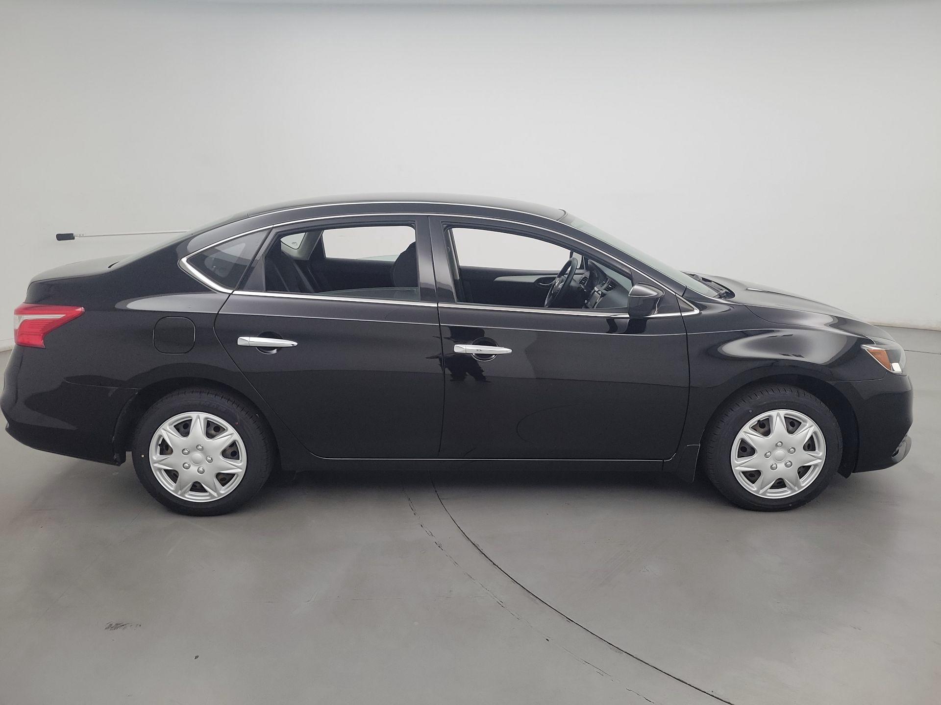 Thumbnail: 2019 Nissan Sentra - 4