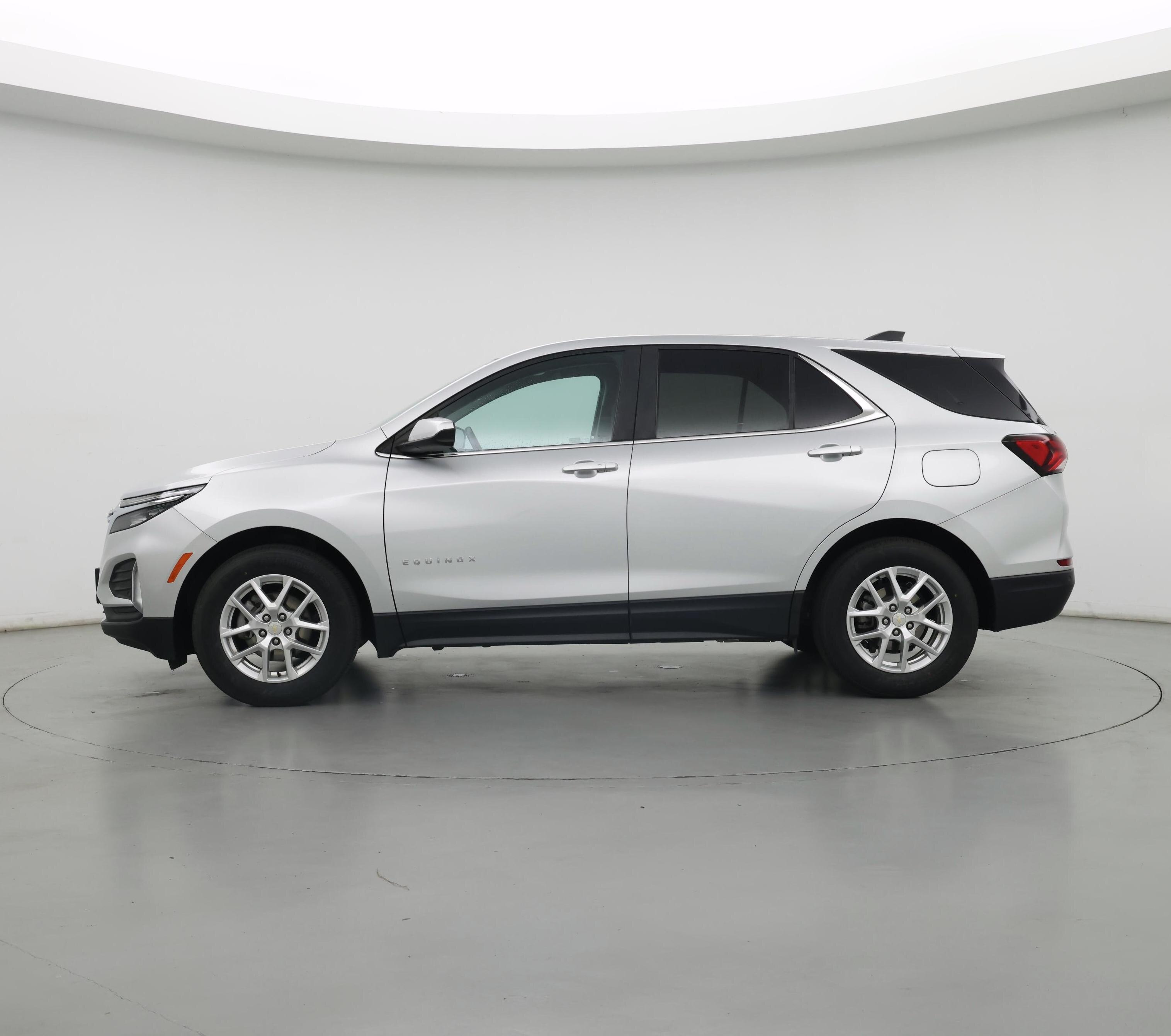 Thumbnail: 2022 Chevrolet Equinox - 3