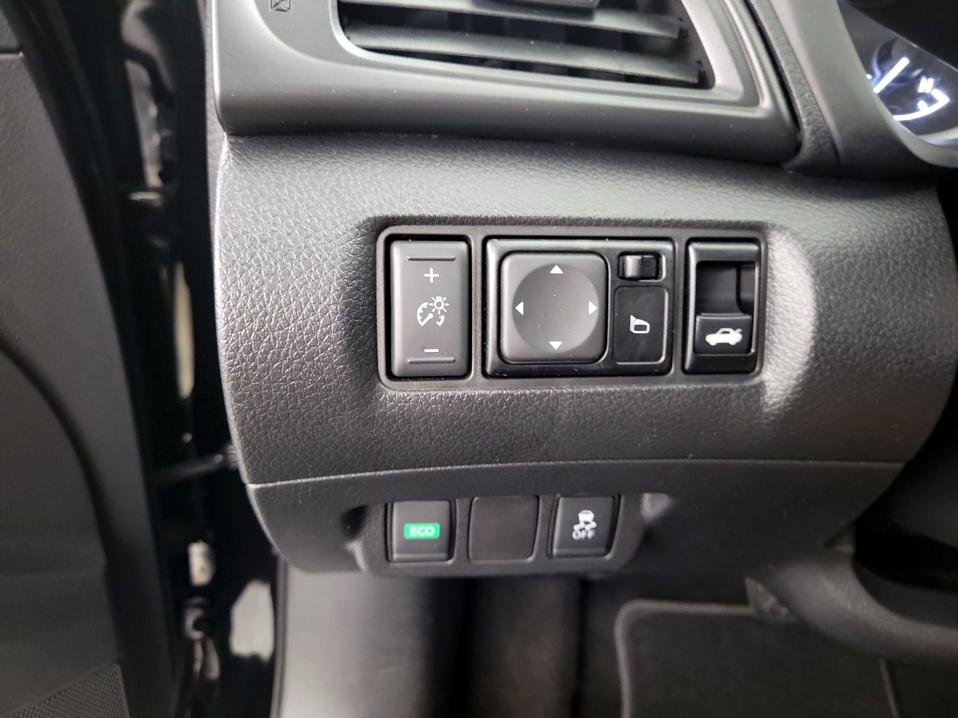 Thumbnail: 2019 Nissan Sentra - 11