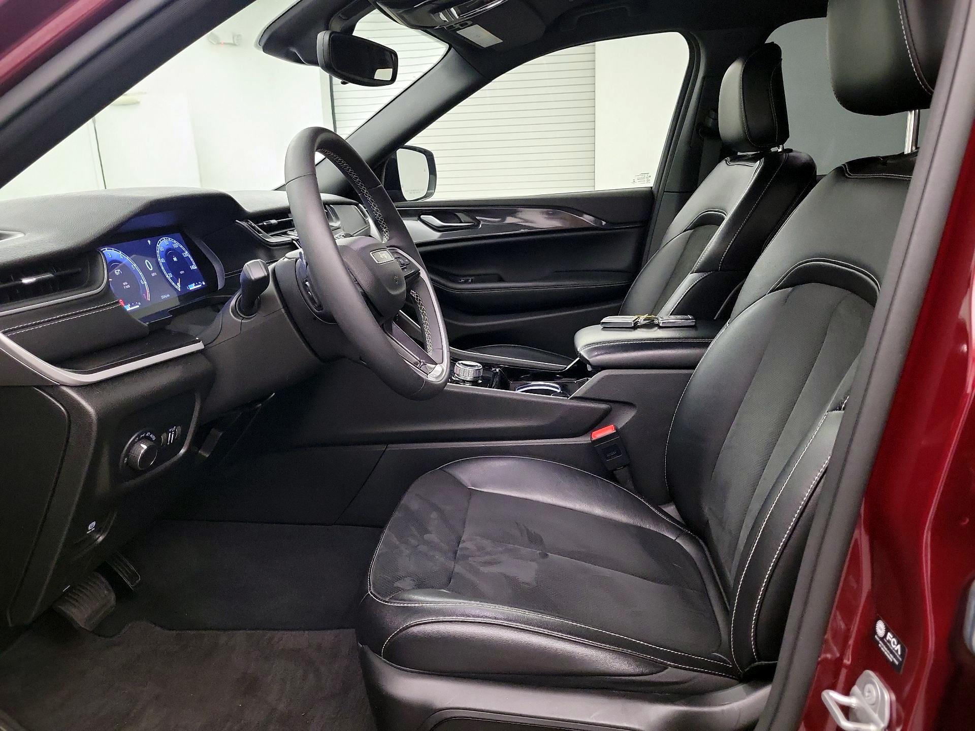 Thumbnail: 2023 Jeep Grand Cherokee - 9