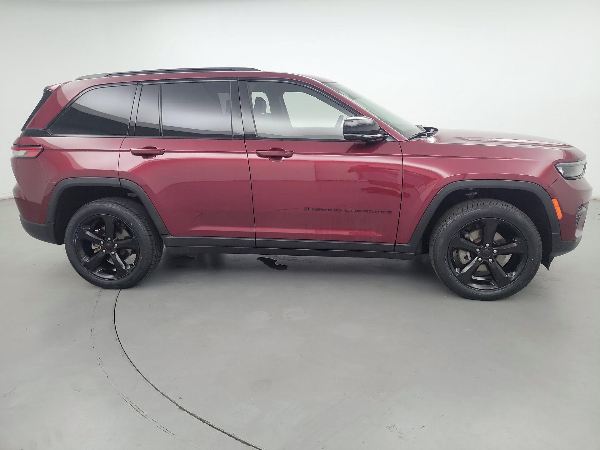 Thumbnail: 2023 Jeep Grand Cherokee - 4