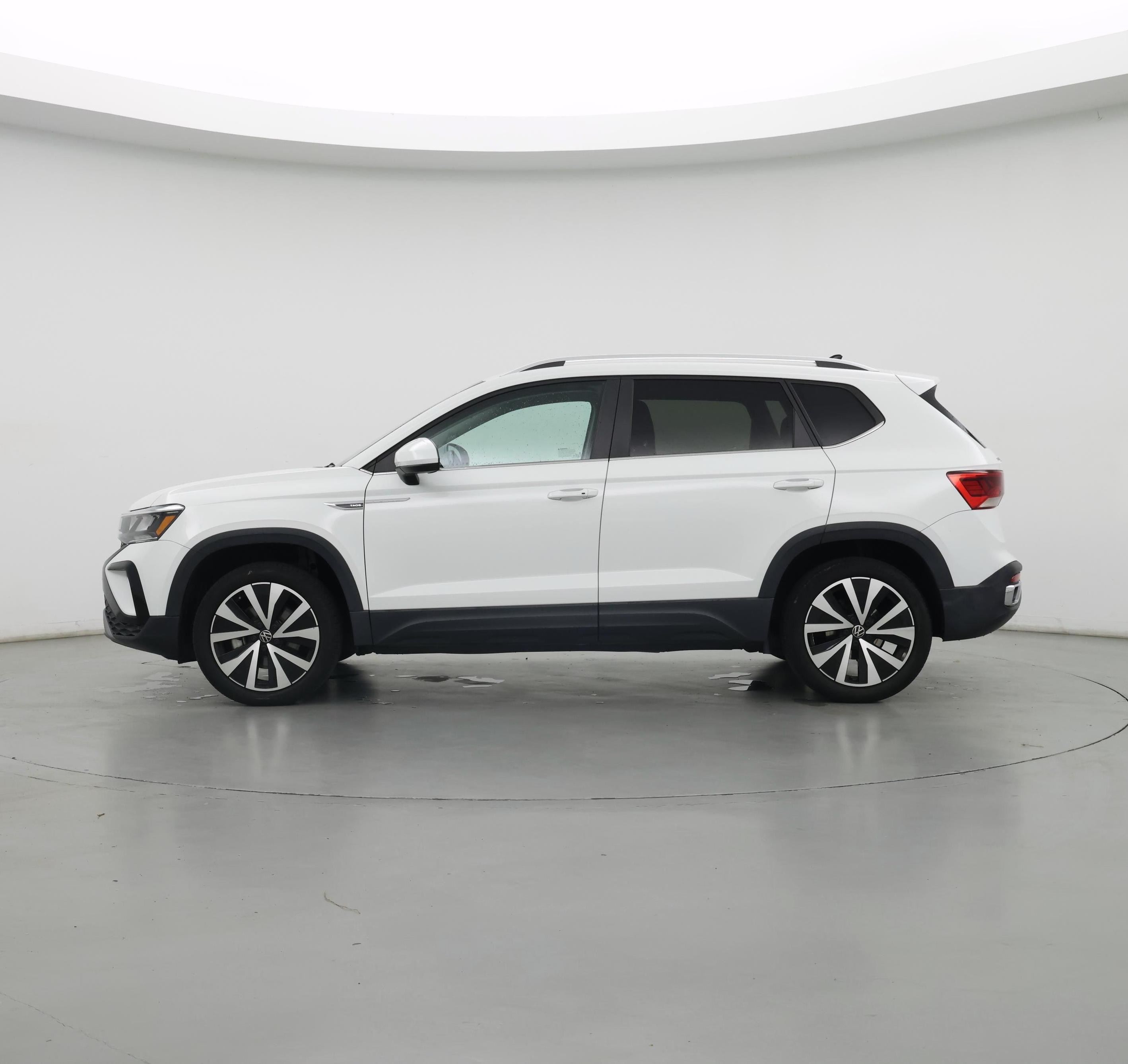Thumbnail: 2022 Volkswagen Taos - 3