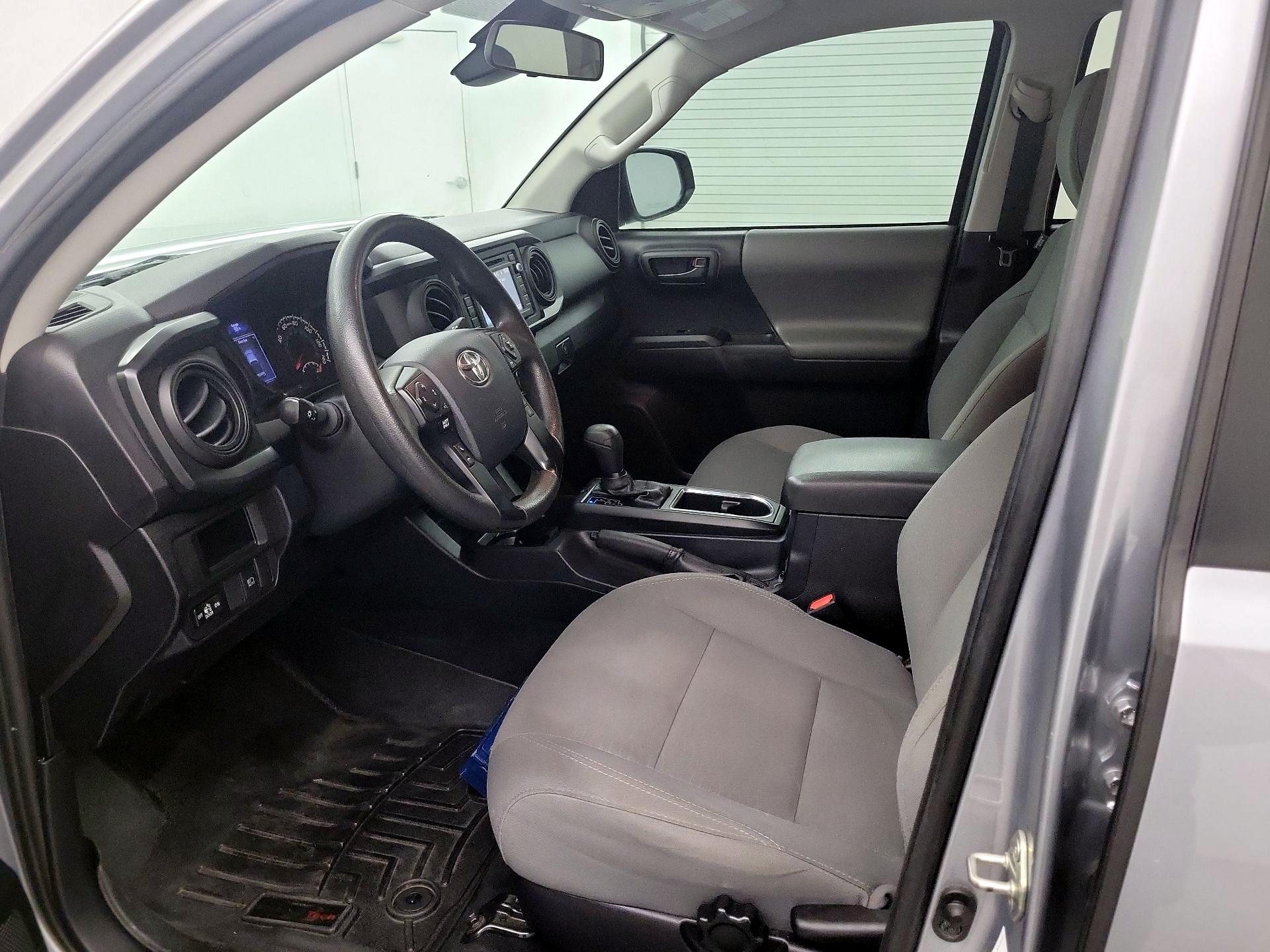 Thumbnail: 2019 Toyota Tacoma - 9