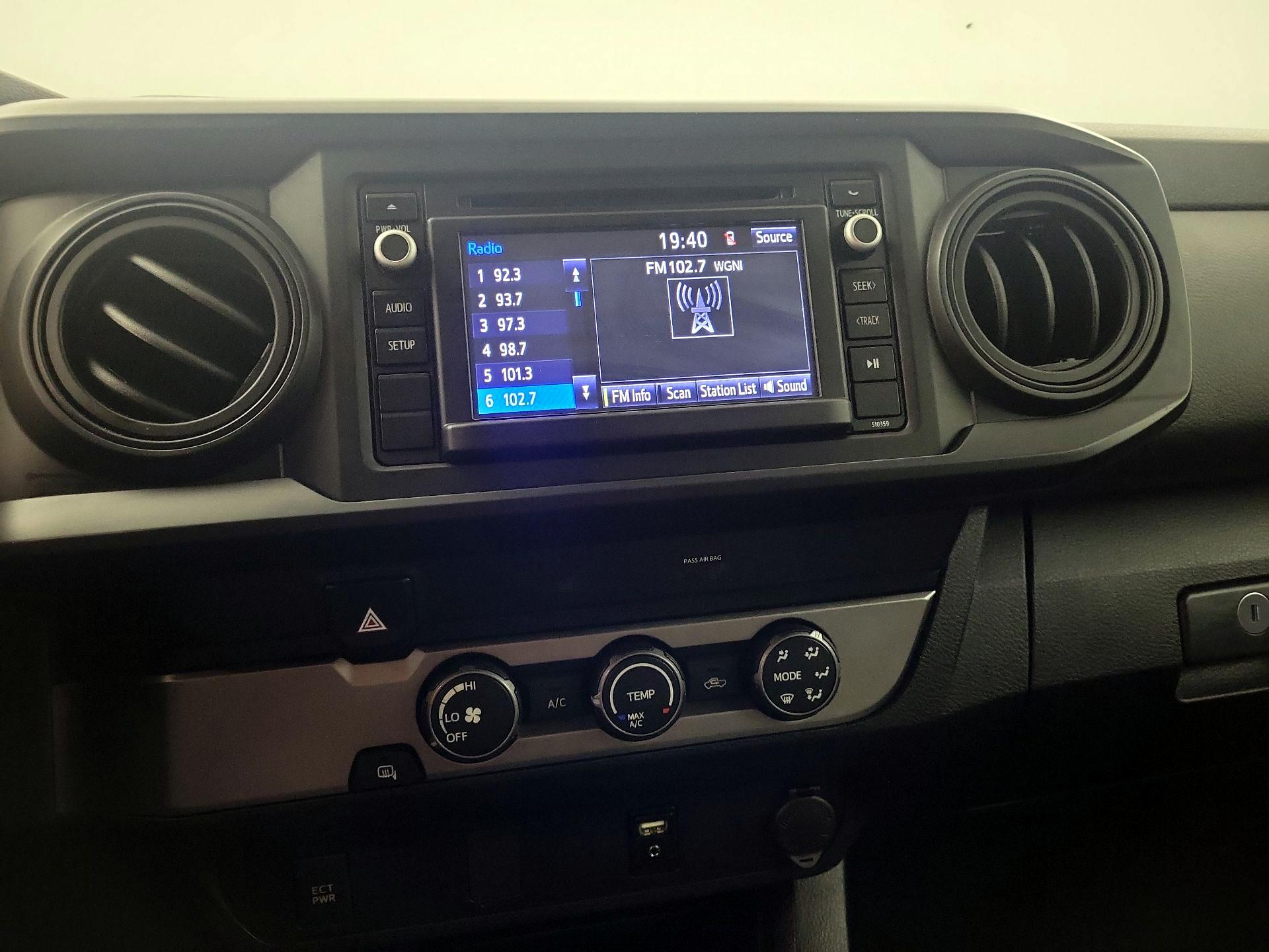 Thumbnail: 2019 Toyota Tacoma - 12