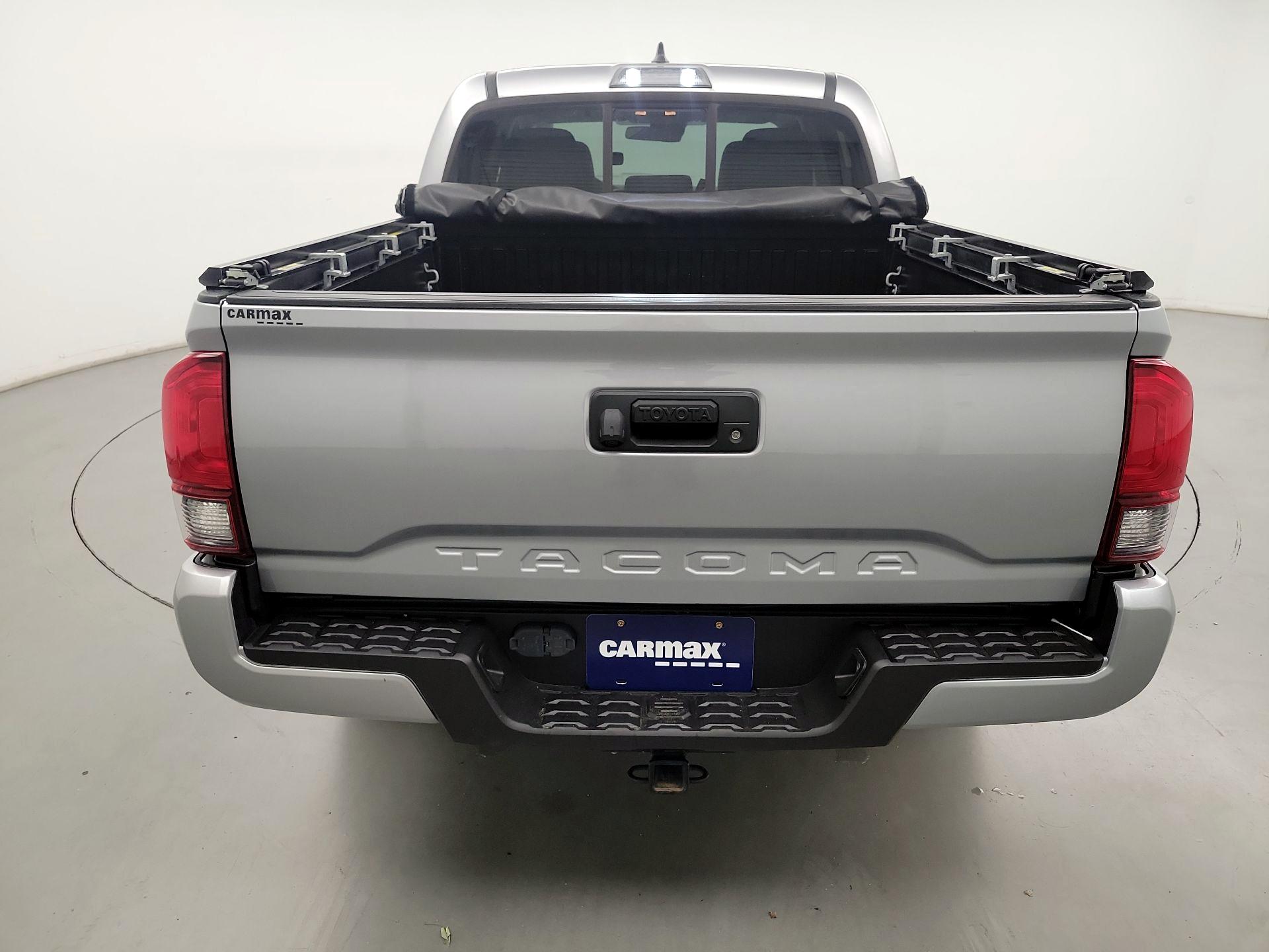 Thumbnail: 2019 Toyota Tacoma - 17