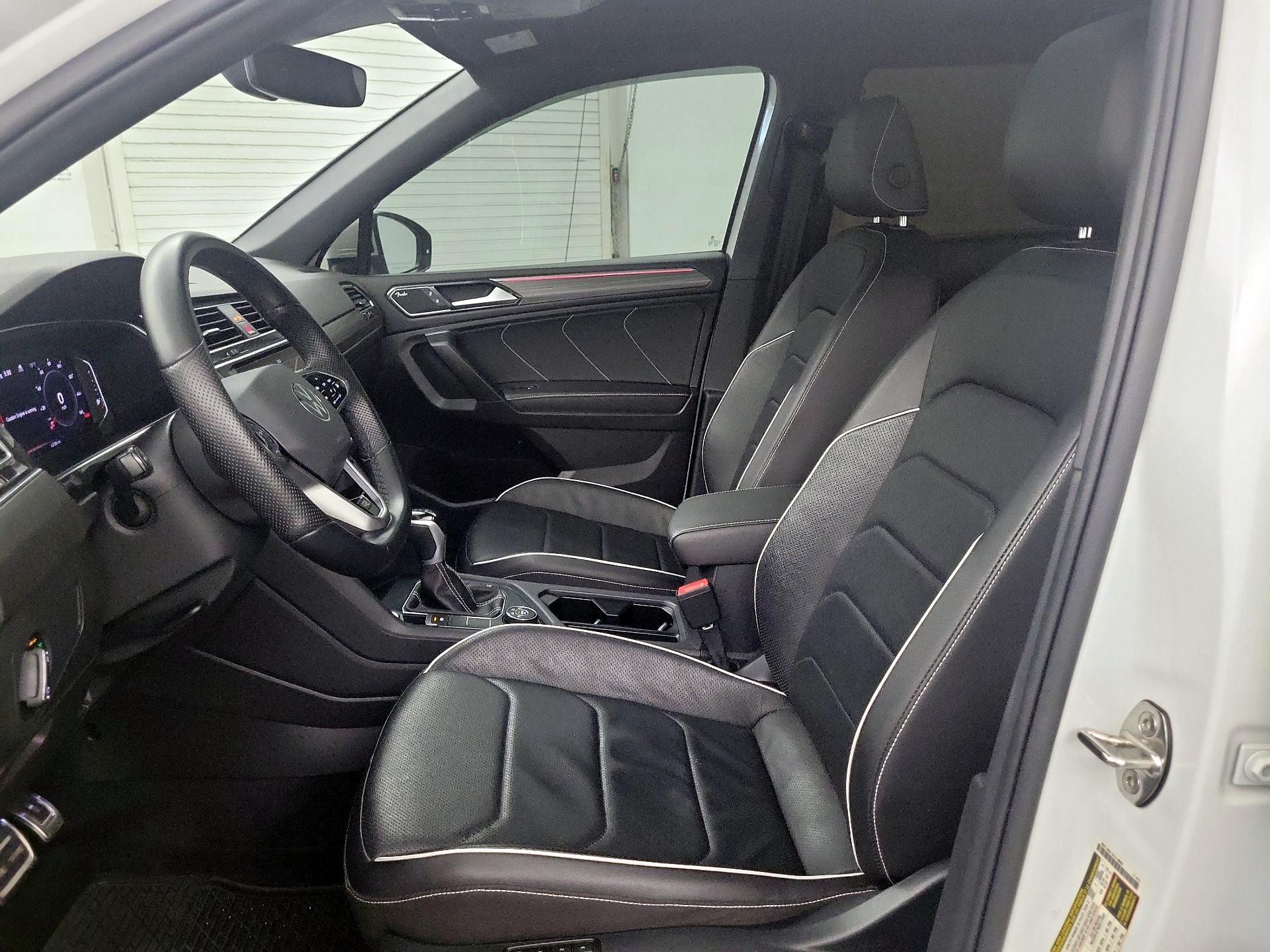 Thumbnail: 2022 Volkswagen Tiguan - 9