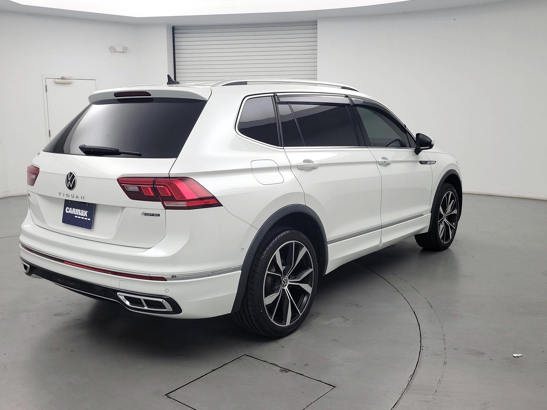 Thumbnail: 2022 Volkswagen Tiguan - 5