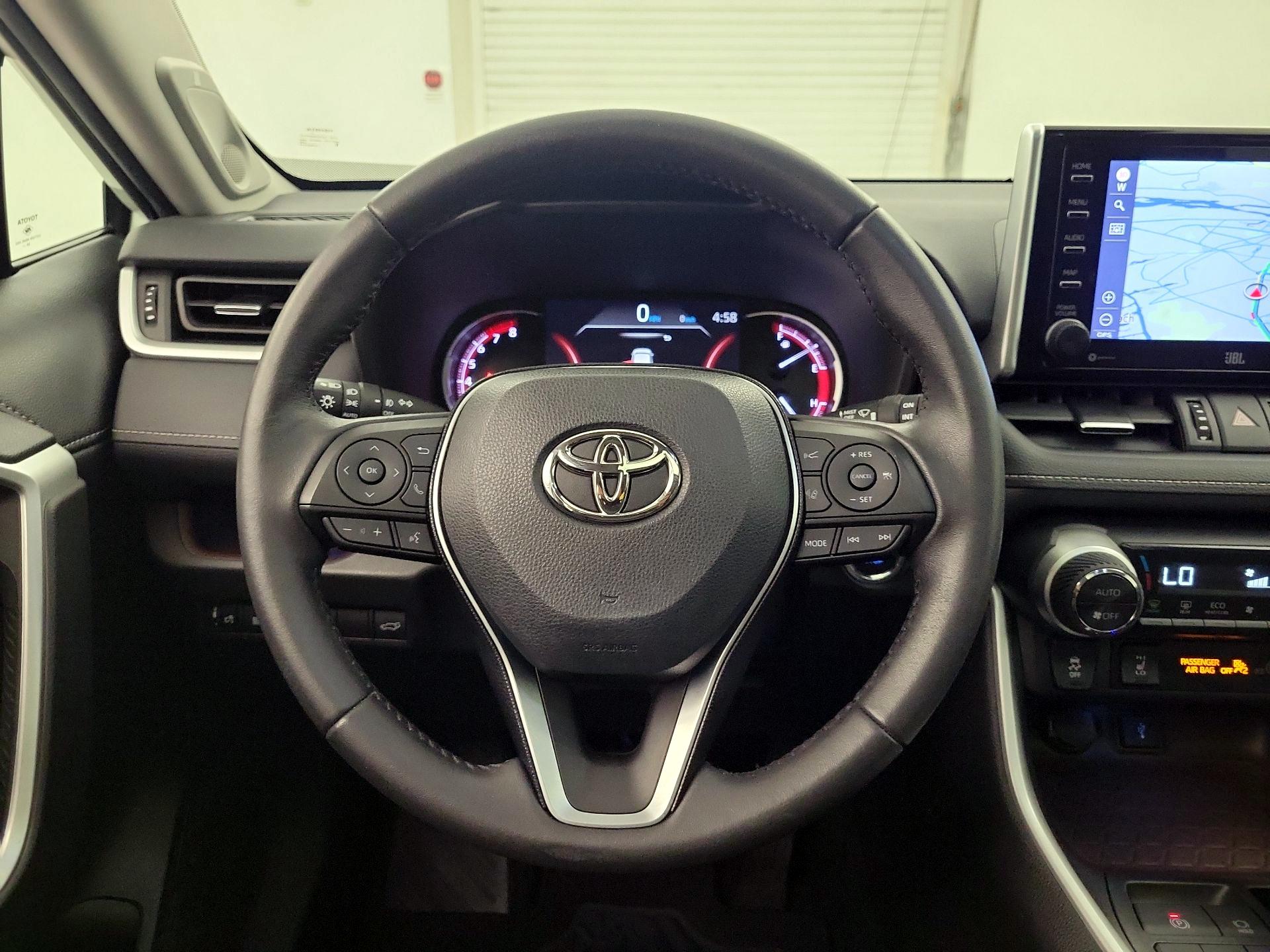 Thumbnail: 2021 Toyota RAV4 - 10