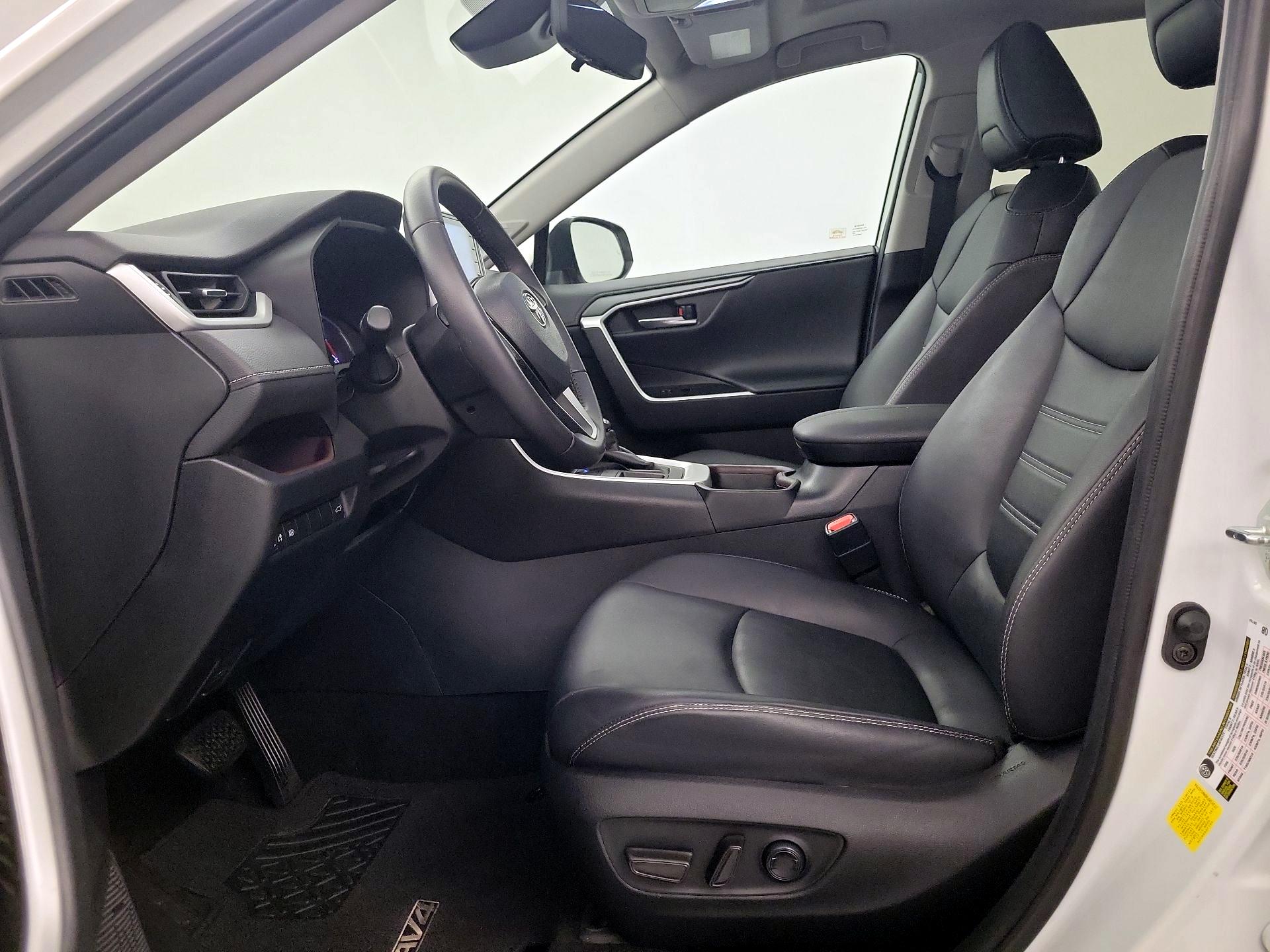Thumbnail: 2021 Toyota RAV4 - 11