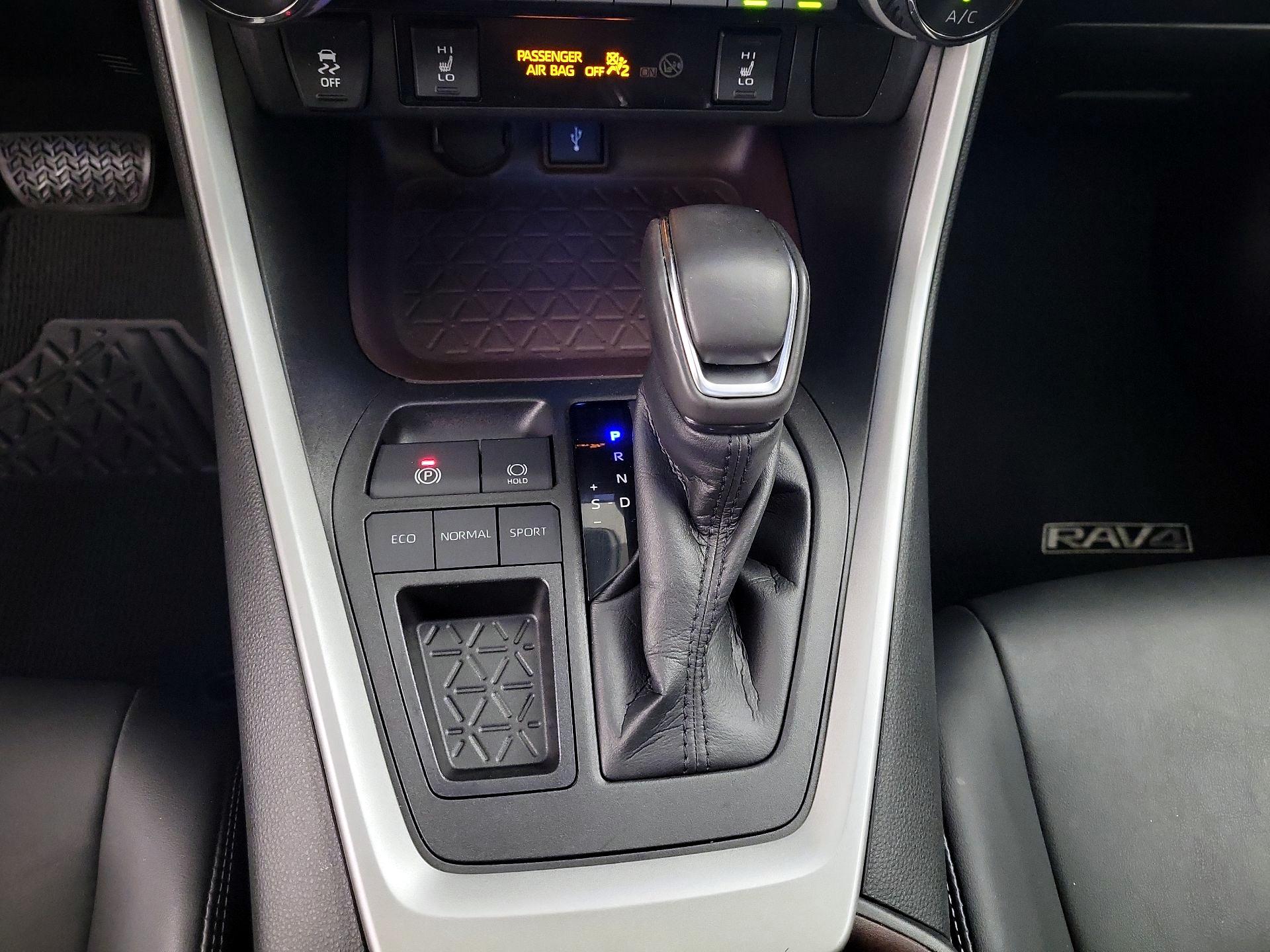 Thumbnail: 2021 Toyota RAV4 - 18