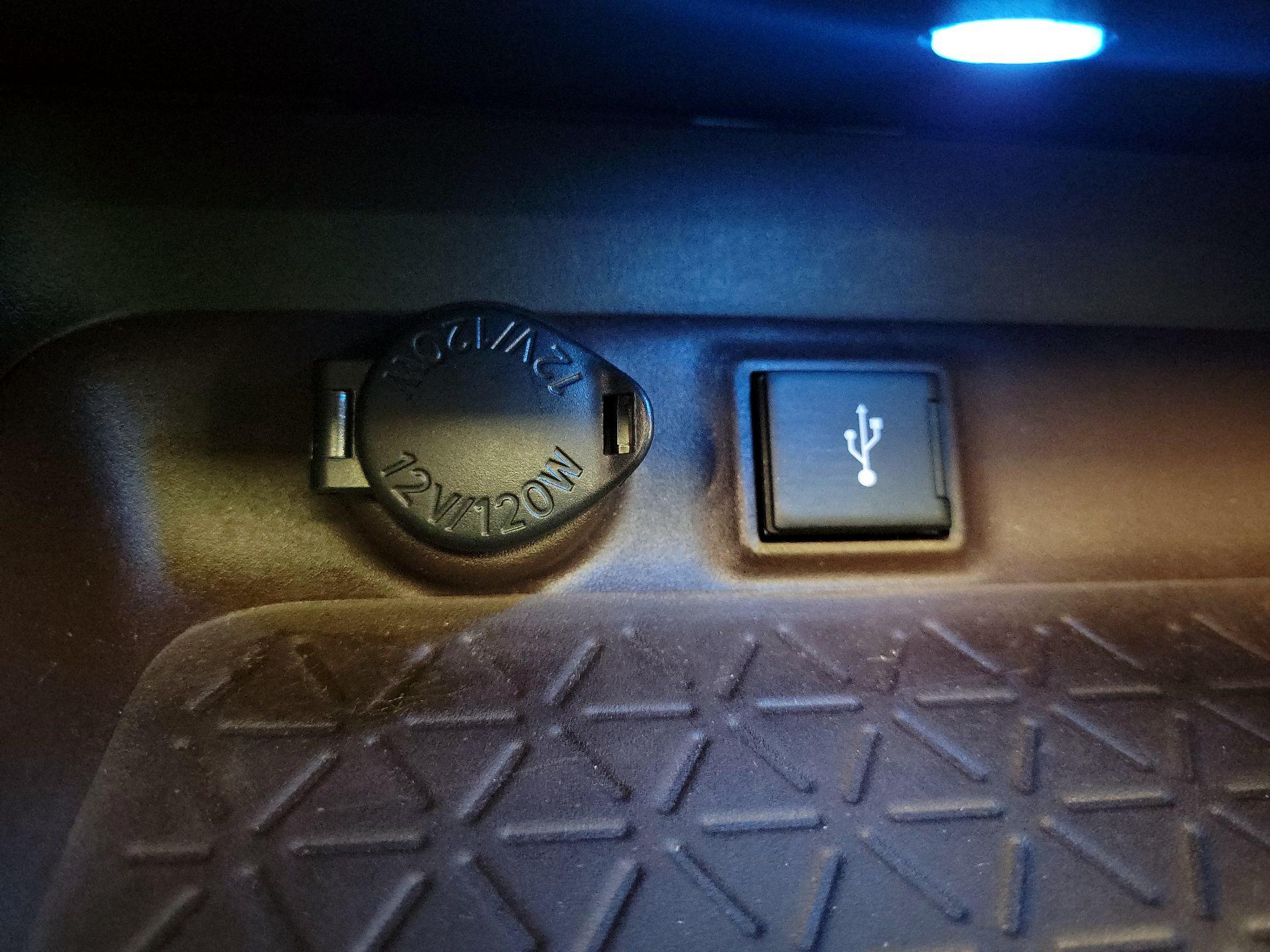 Thumbnail: 2021 Toyota RAV4 - 19