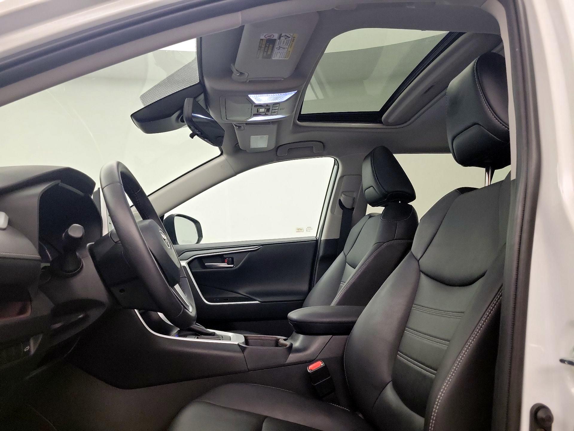 Thumbnail: 2021 Toyota RAV4 - 20