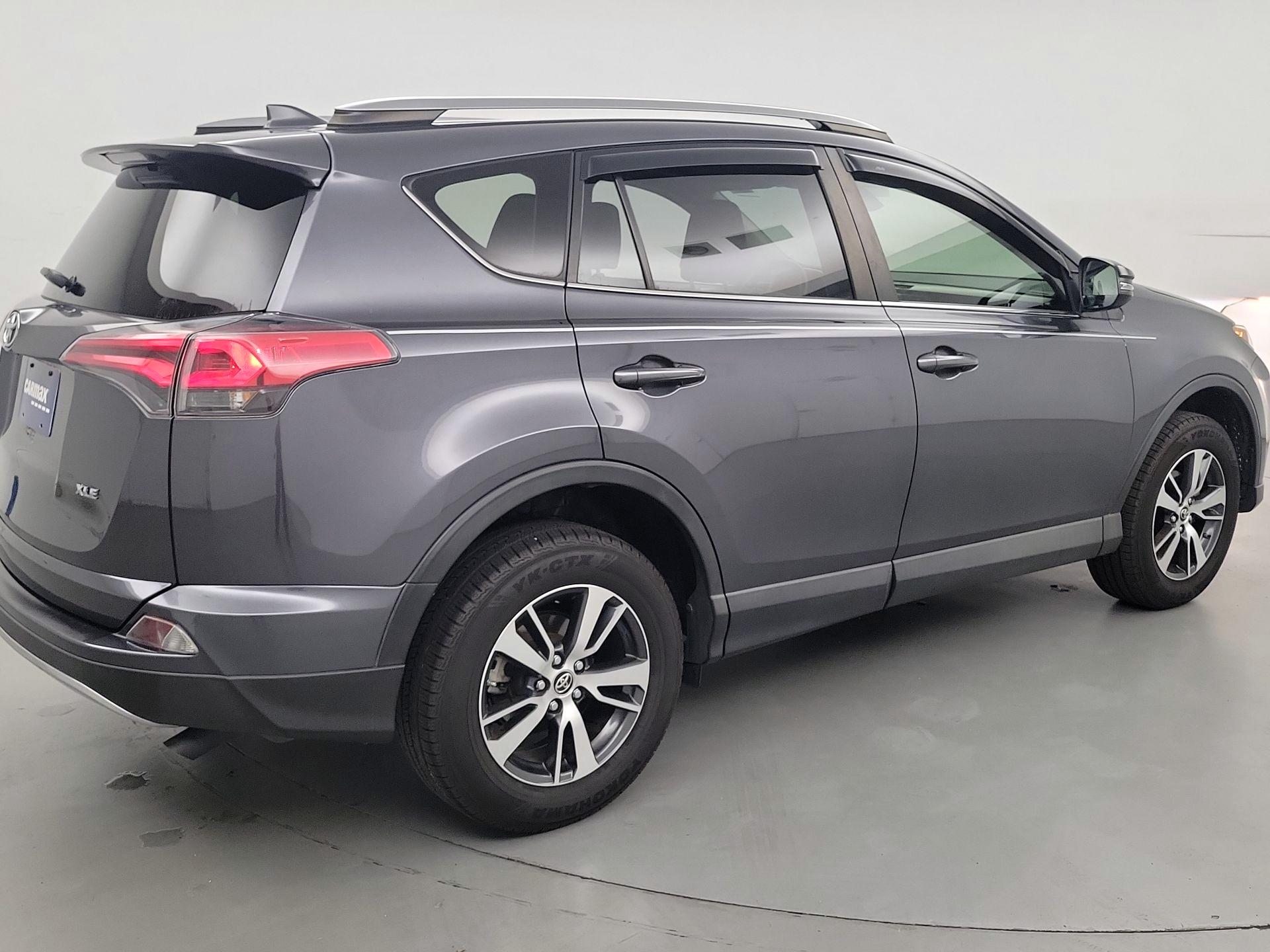 Thumbnail: 2018 Toyota RAV4 - 5