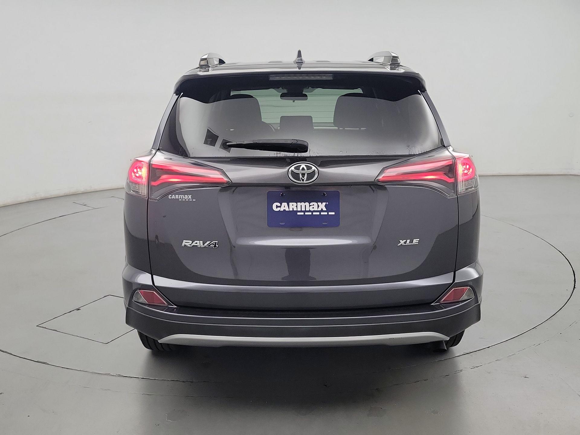 Thumbnail: 2018 Toyota RAV4 - 6