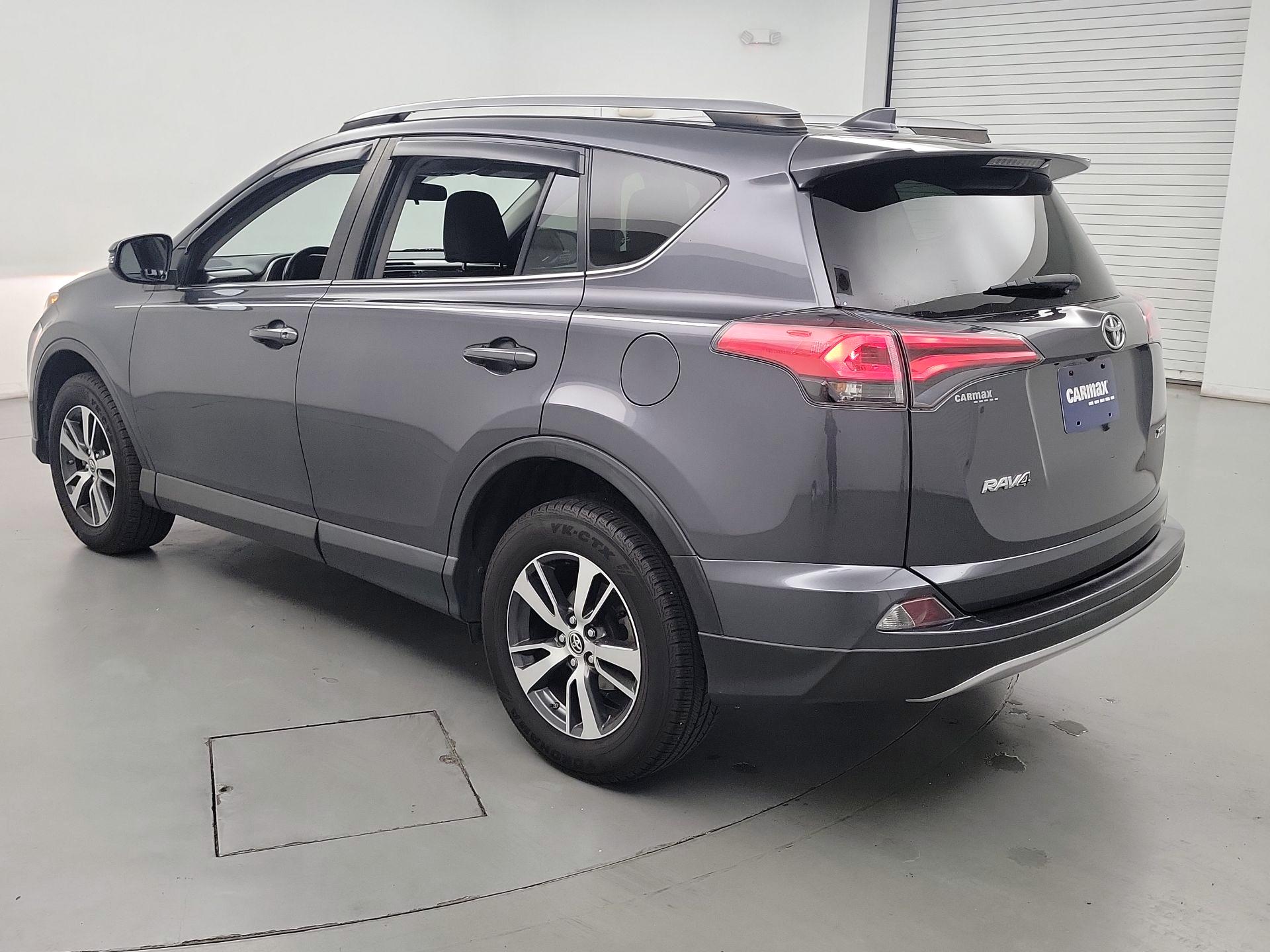 Thumbnail: 2018 Toyota RAV4 - 7