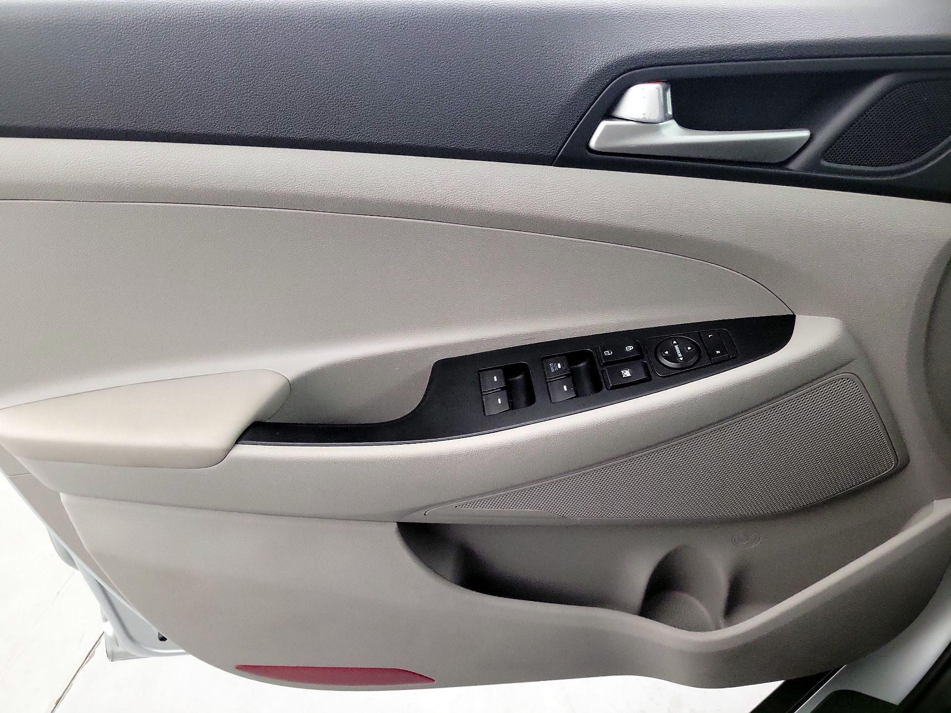 Thumbnail: 2019 Hyundai Tucson - 10
