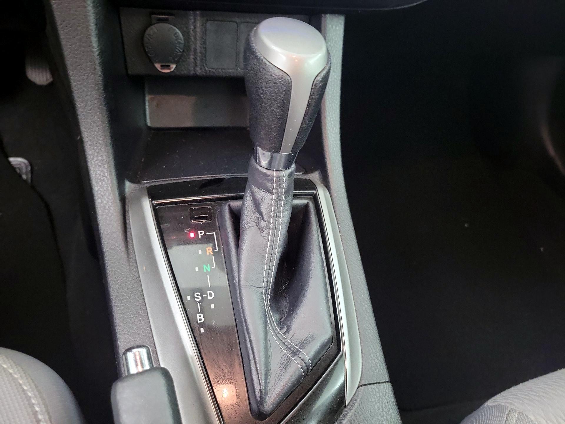 Thumbnail: 2015 Toyota Corolla - 15