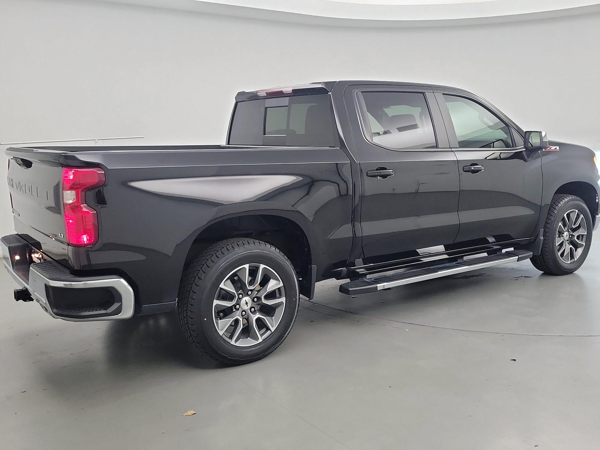 Thumbnail: 2024 Chevrolet Silverado 1500 - 5