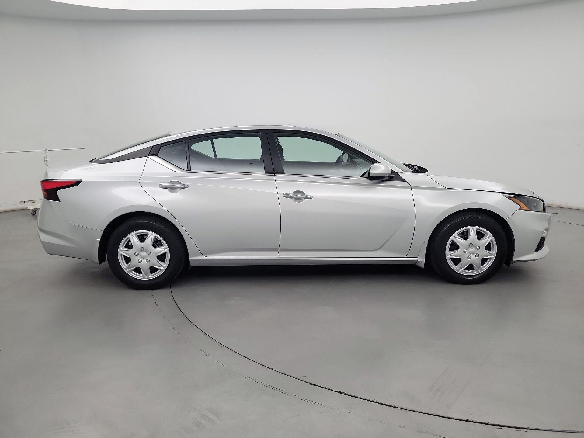 Thumbnail: 2022 Nissan Altima - 4